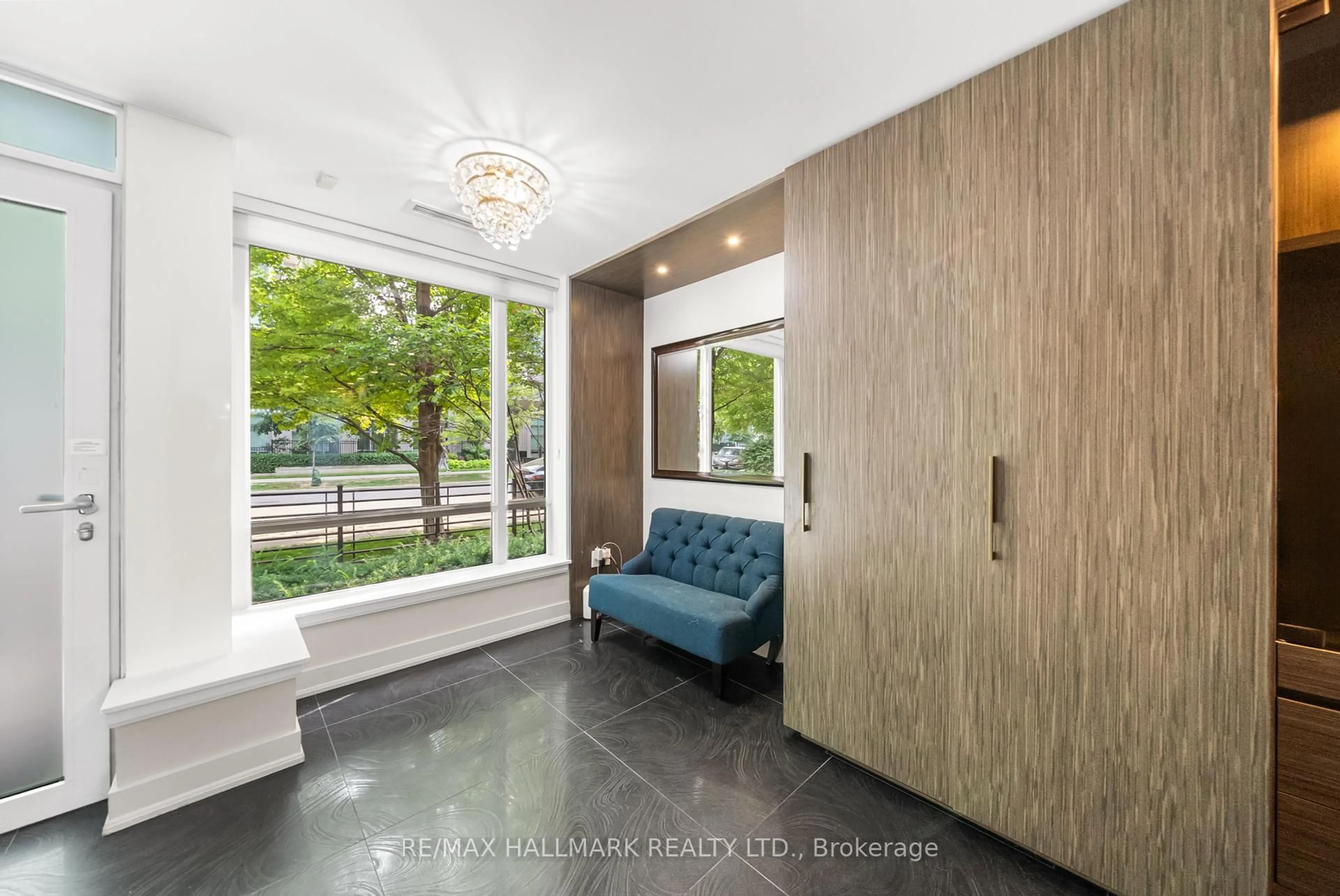 Indoor entryway for 23 Sheppard Ave #TH11, Toronto Ontario M2N 0C8