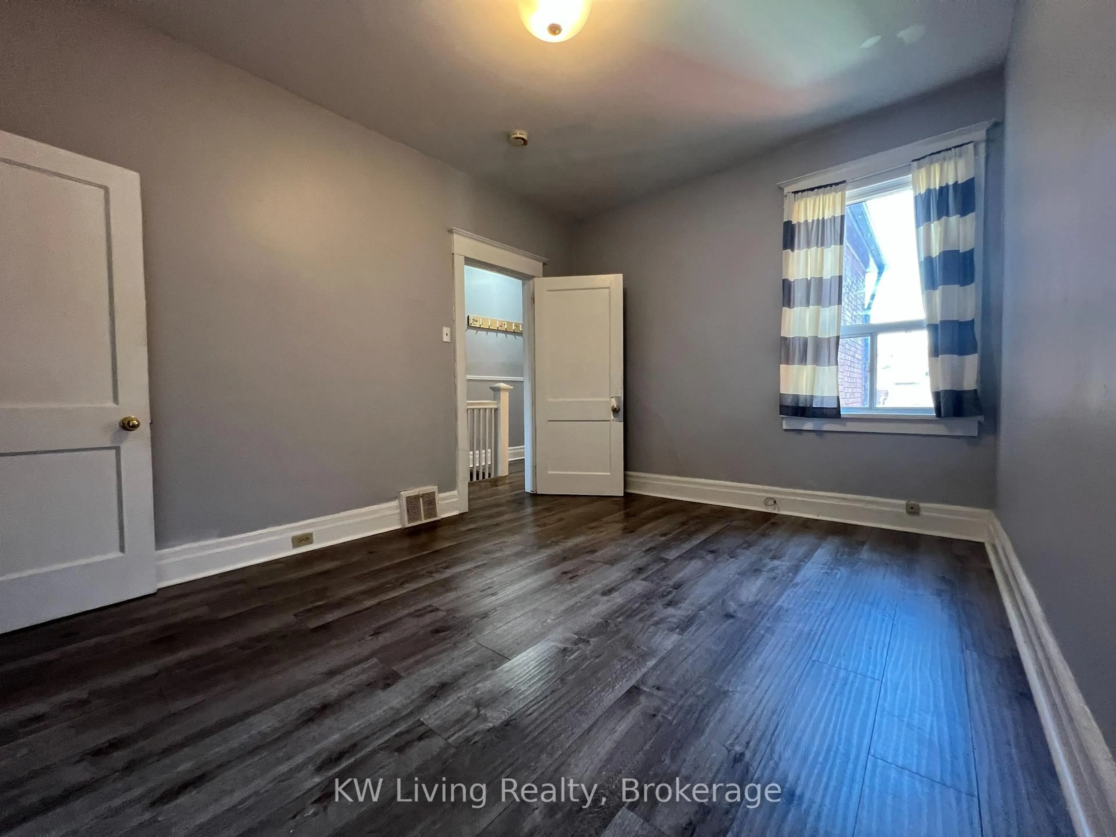 A pic of a room for 36 Nassau St, Toronto Ontario M5T 1M2