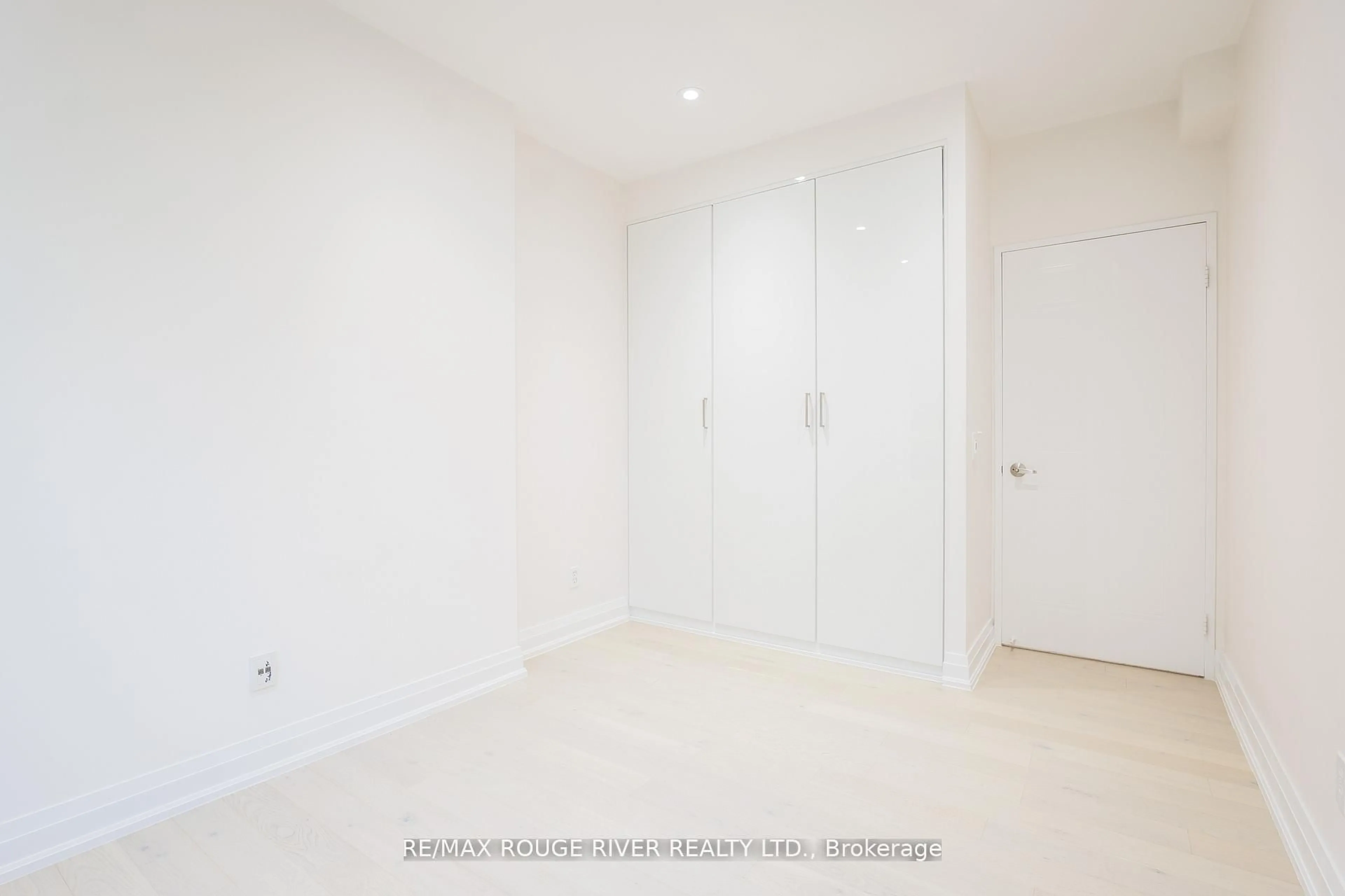Unknown for 238 Doris Ave #109, Toronto Ontario M2N 6W1