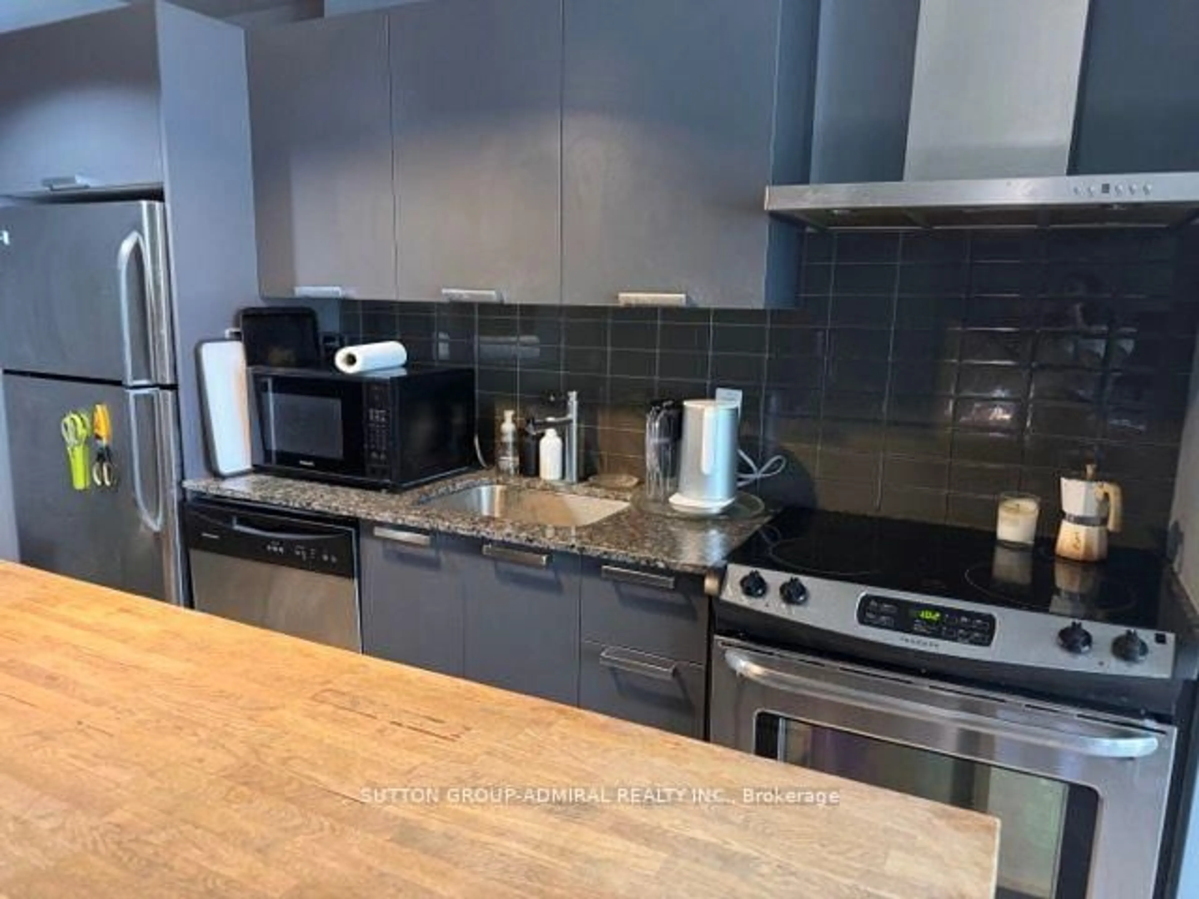Standard kitchen, unknown for 650 KING St #901, Toronto Ontario M5V 0H6
