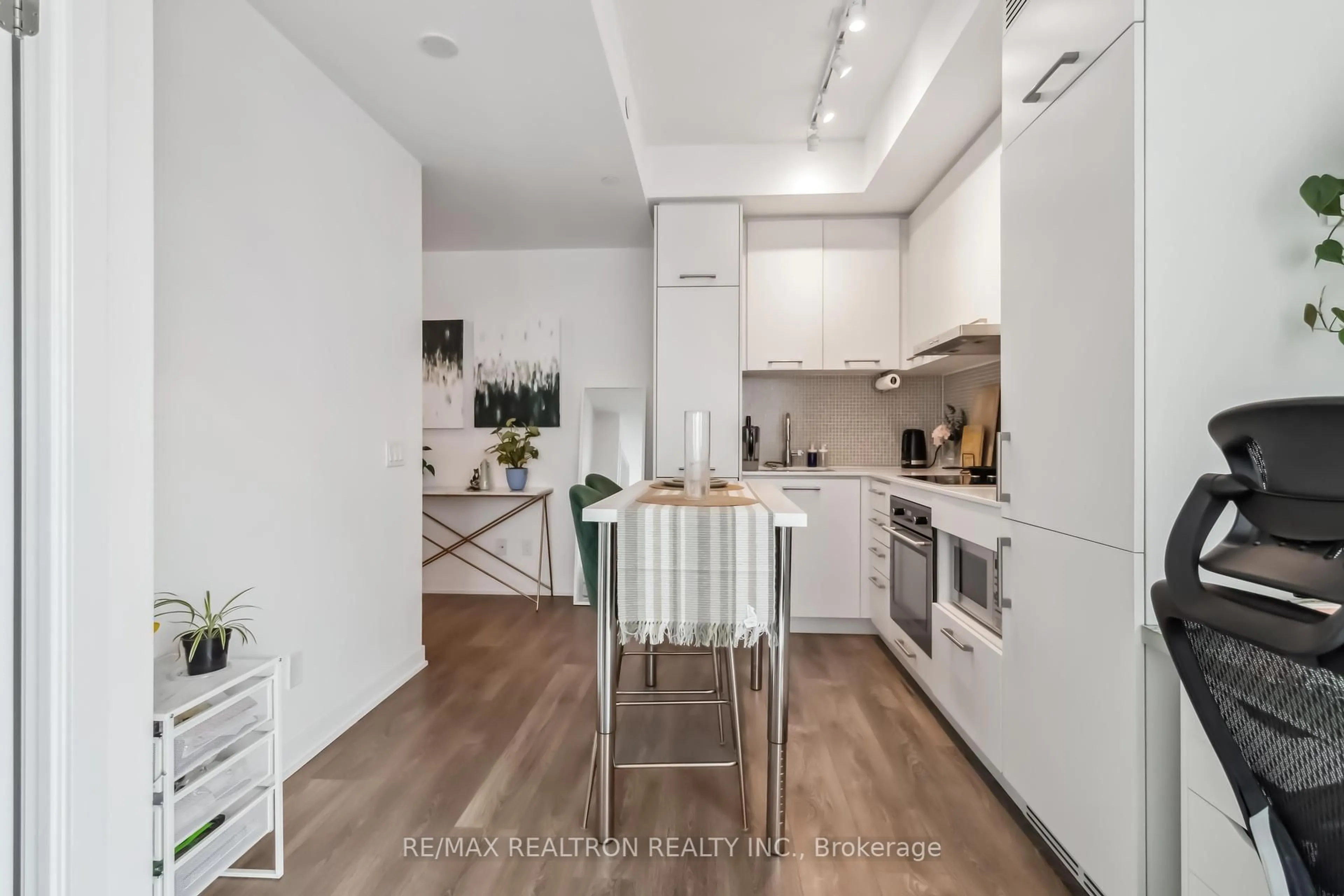 Unknown for 87 Peter St #3306, Toronto Ontario M5V 0P1