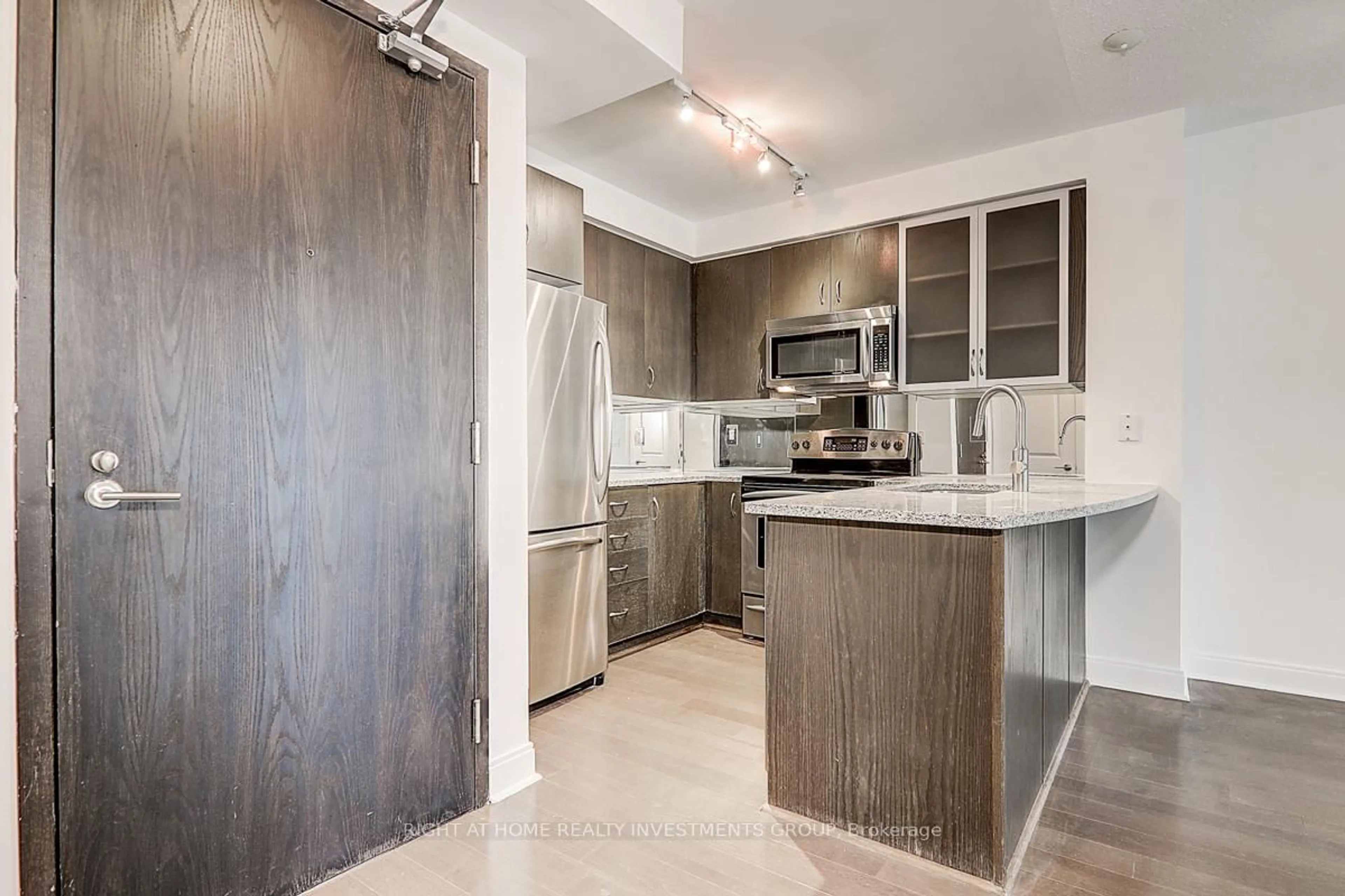 Unknown for 18 Yorkville Ave #704, Toronto Ontario M4W 1L4