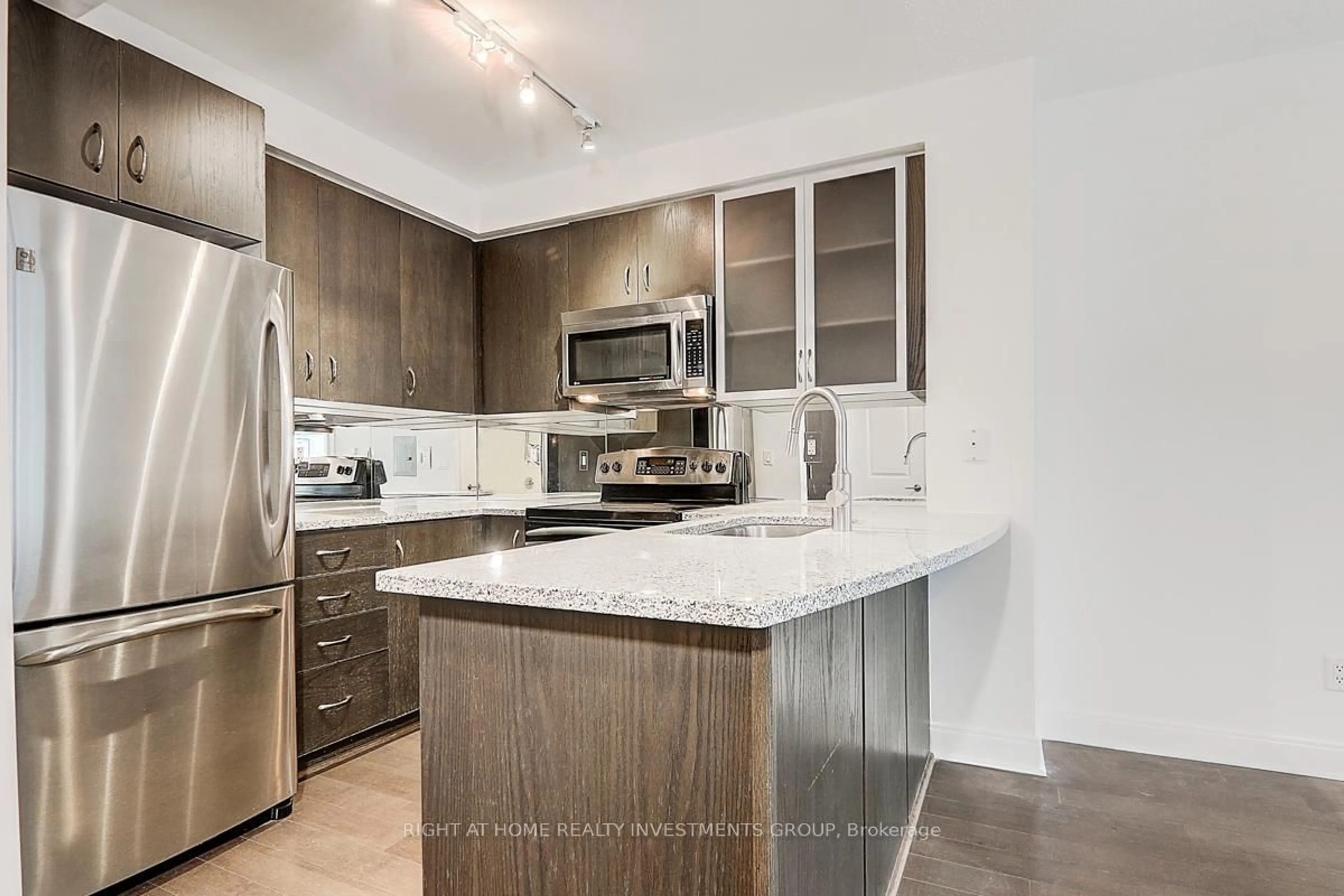 Unknown for 18 Yorkville Ave #704, Toronto Ontario M4W 1L4