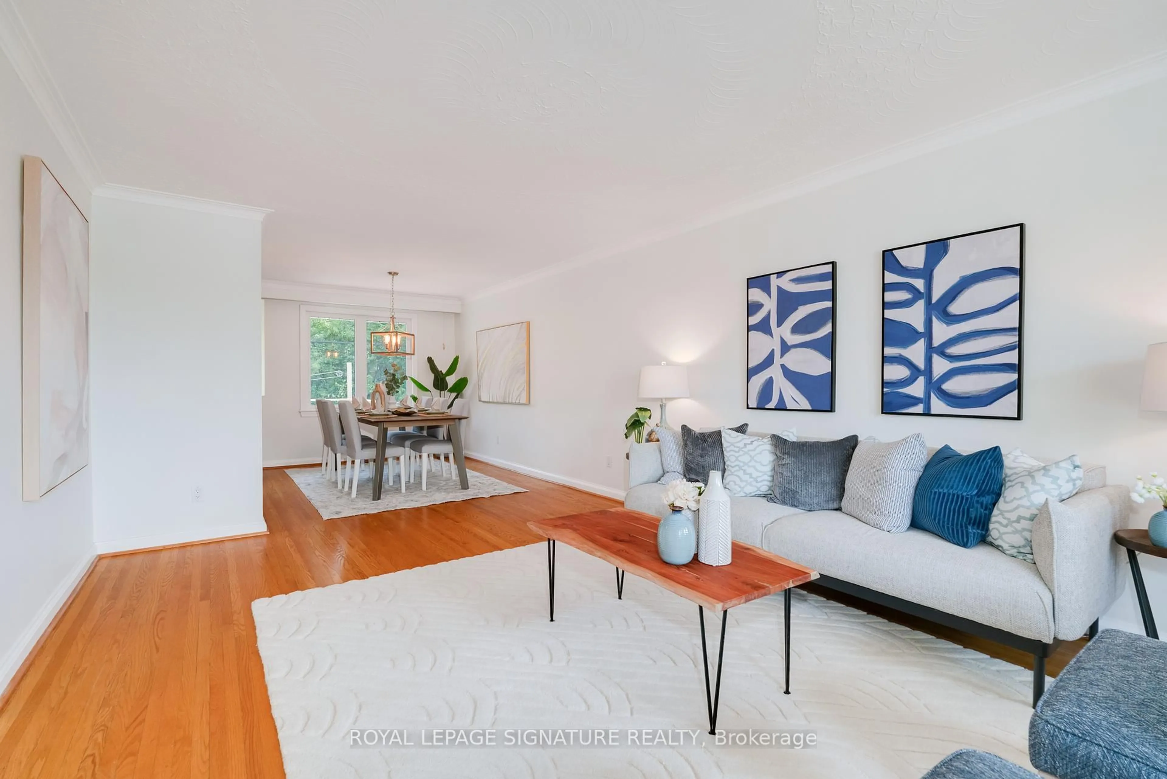 Living room with furniture, unknown for 22 Kenewen Crt, Toronto Ontario M4A 1R8