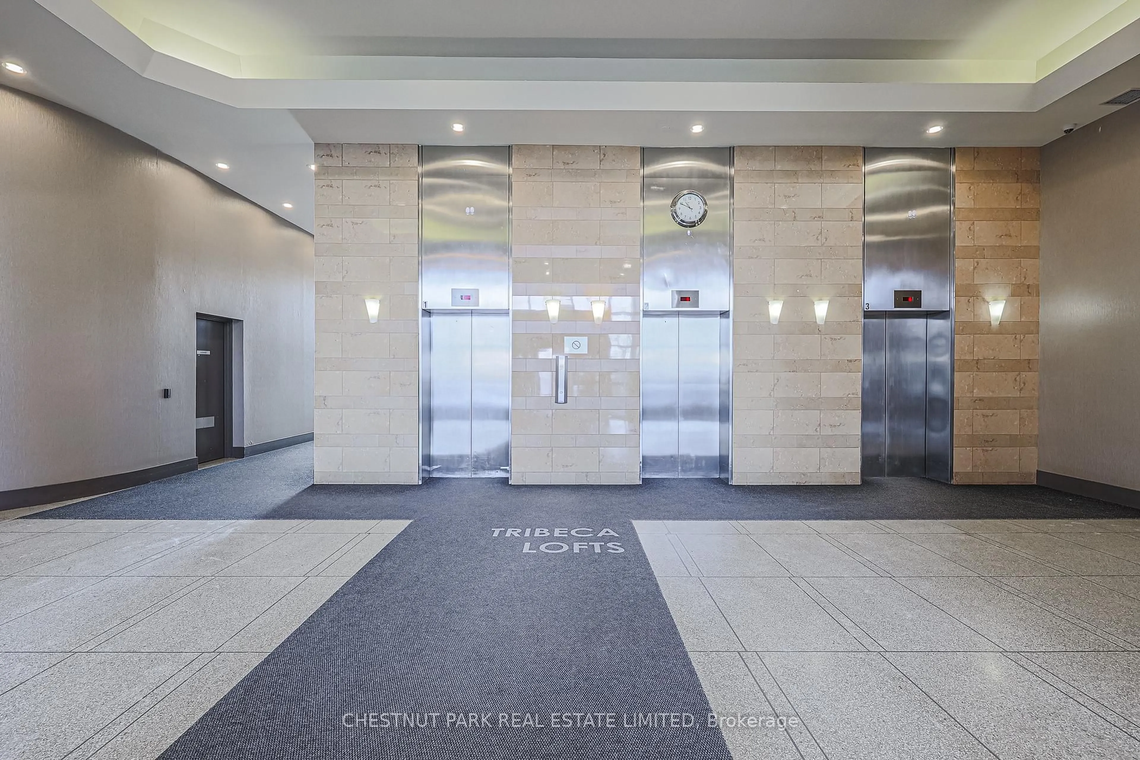 Indoor foyer for 797 Don Mills Rd #1108, Toronto Ontario M3C 1V1