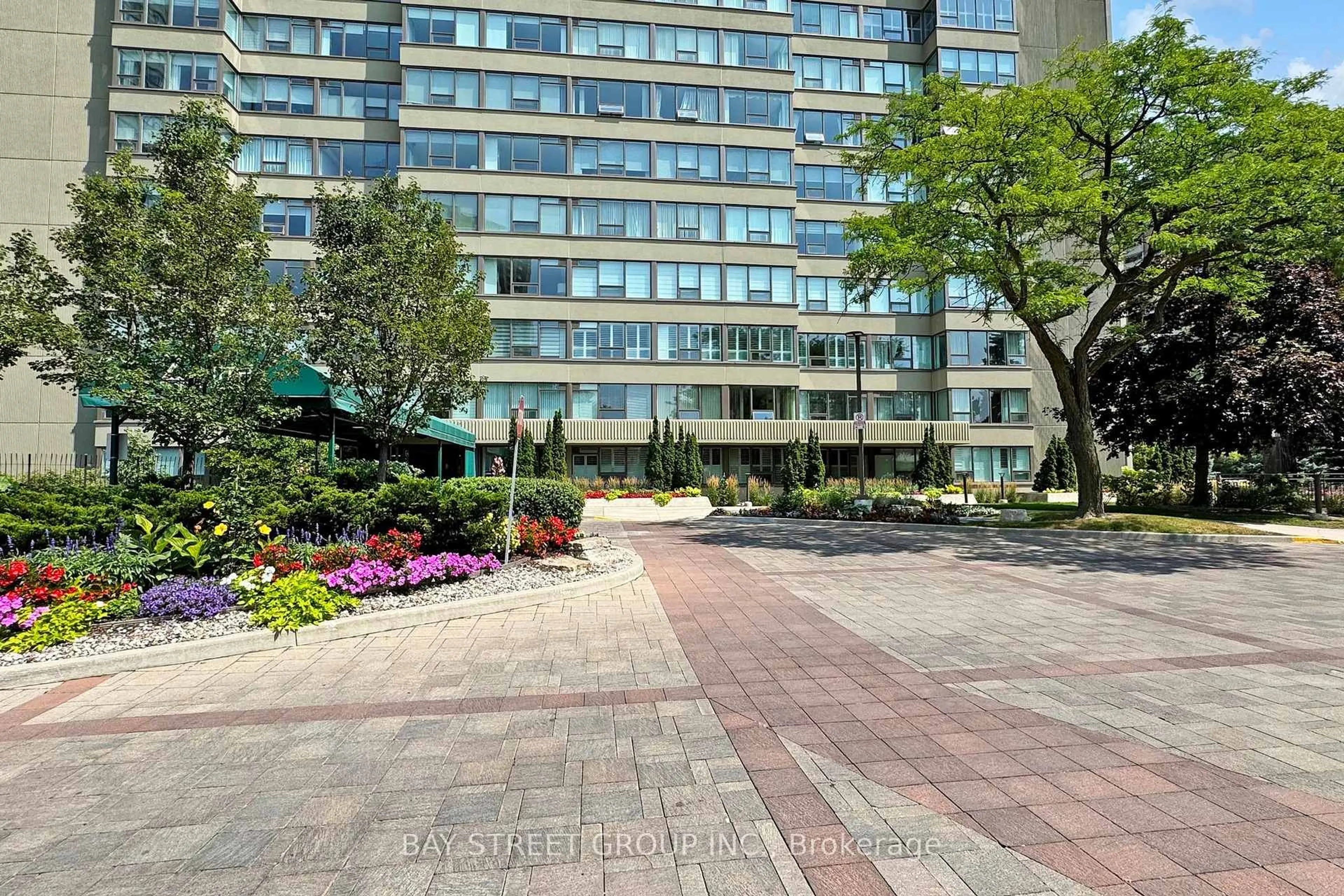Patio, street for 55 Skymark Dr #605, Toronto Ontario M2H 3N4