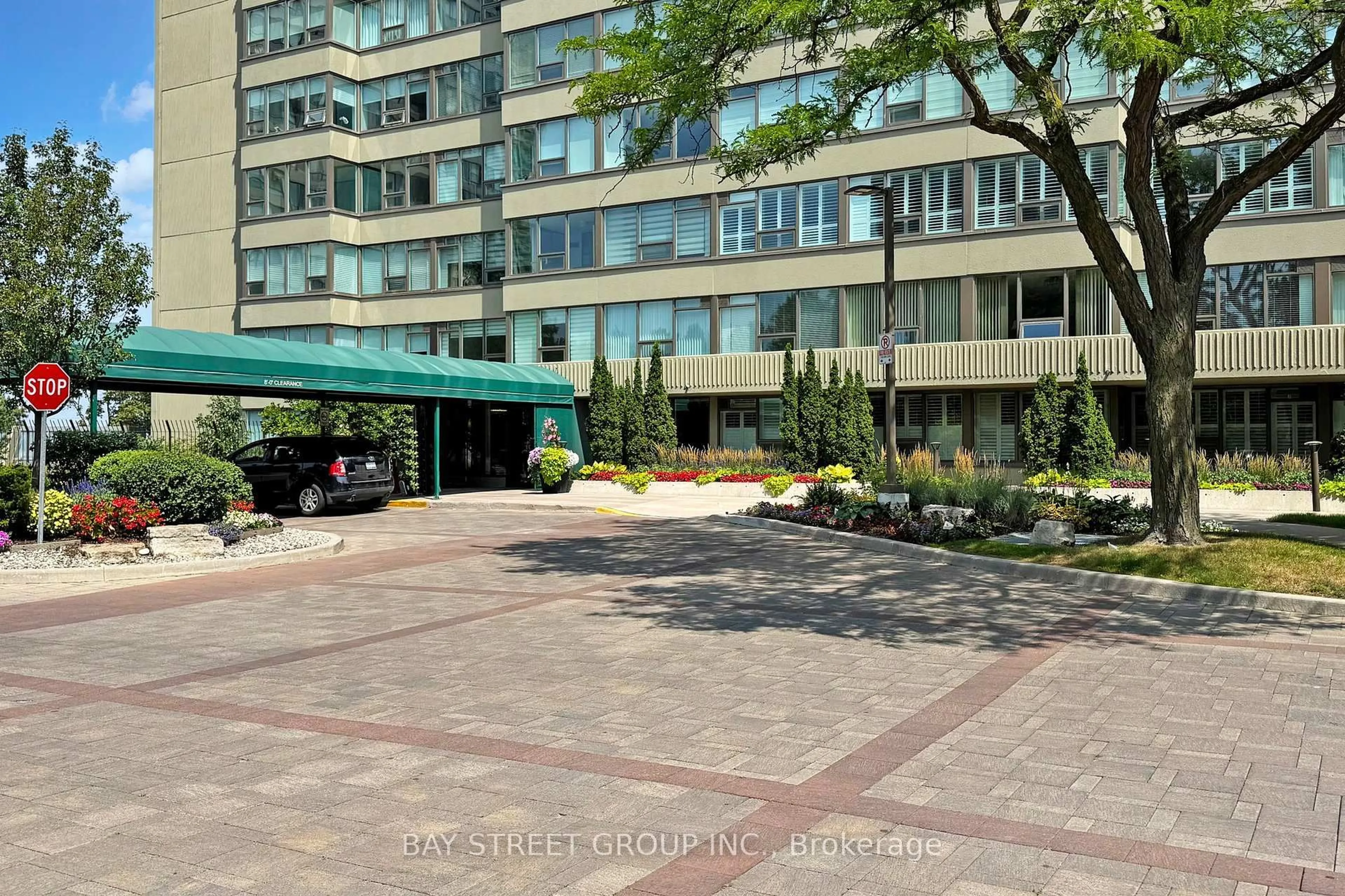 Patio, street for 55 Skymark Dr #605, Toronto Ontario M2H 3N4