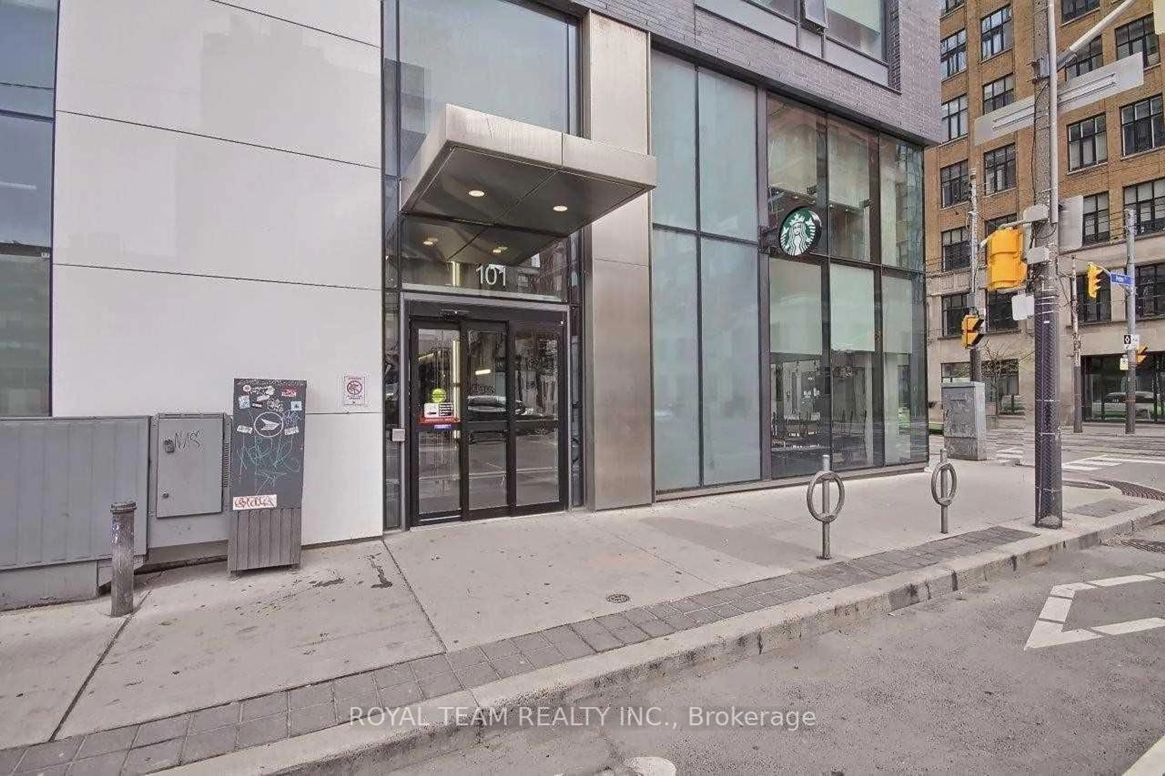 Indoor foyer for 101 Peter St #2308, Toronto Ontario M5V 0G6