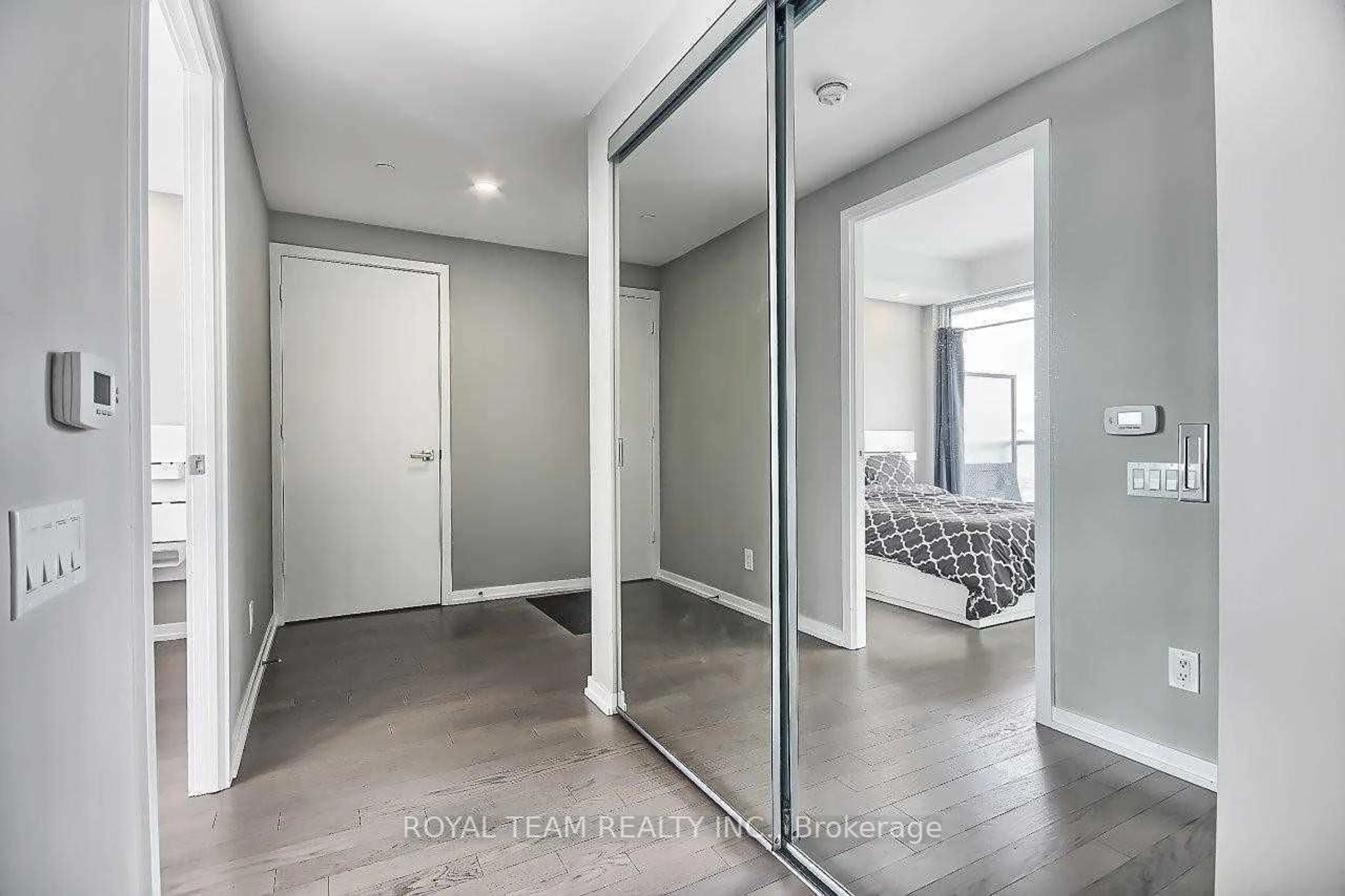 Unknown for 101 Peter St #2308, Toronto Ontario M5V 0G6