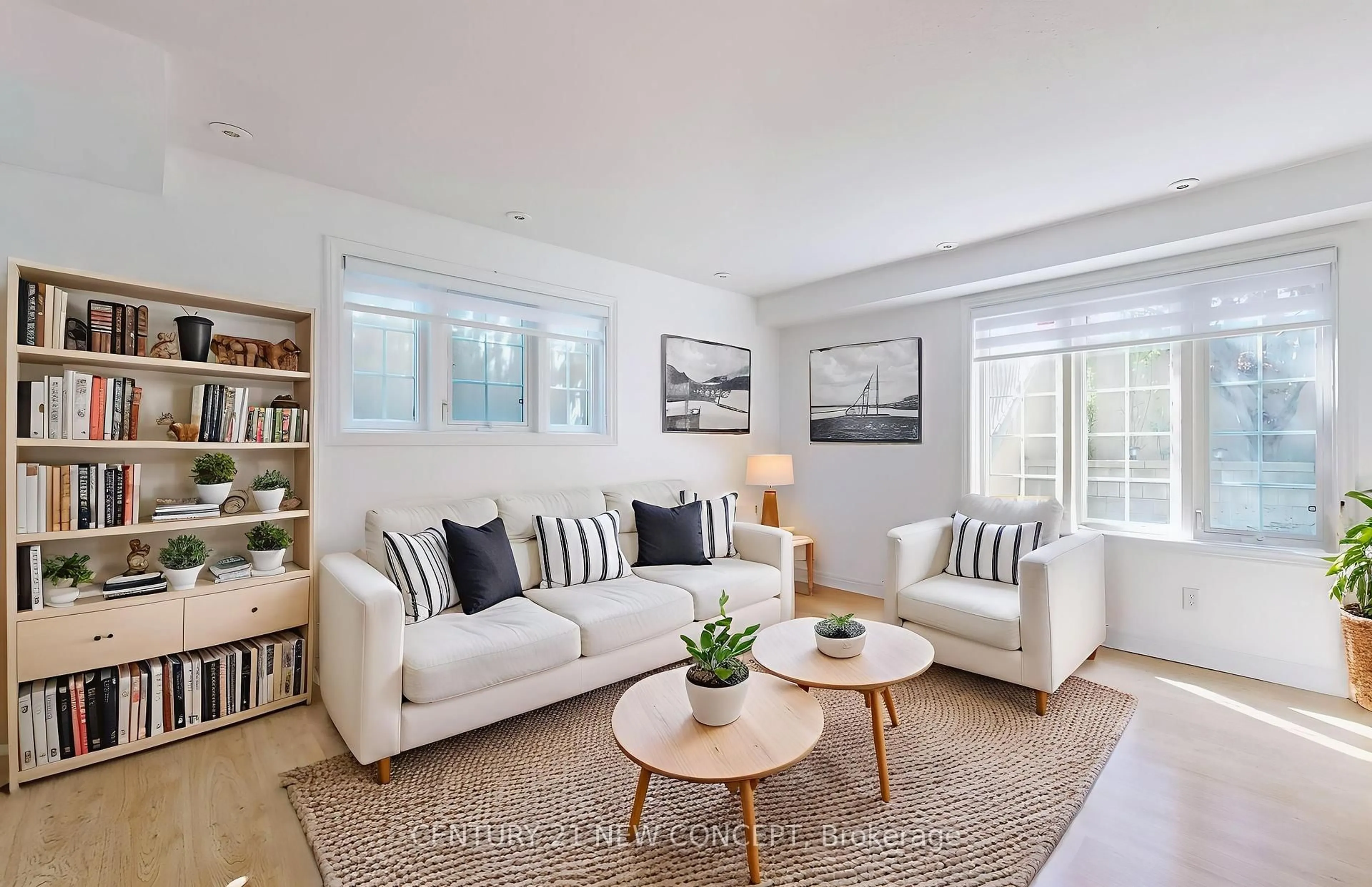 Living room with furniture, unknown for 45 Cedarcroft Blvd #2, Toronto Ontario M2R 3Y2