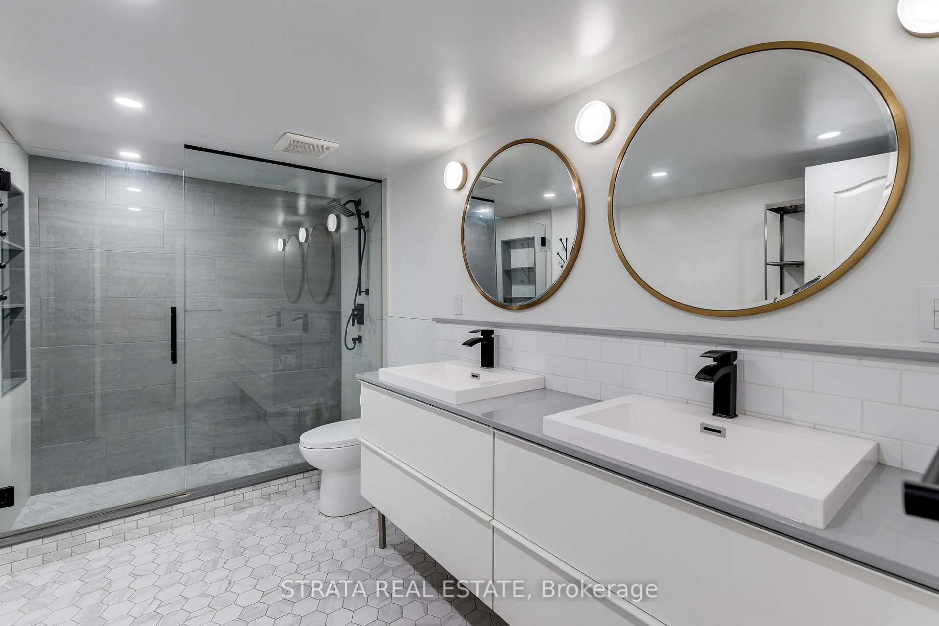 Contemporary bathroom, ceramic/tile floor for 25 The Esplanade #1701, Toronto Ontario M5E 1W5