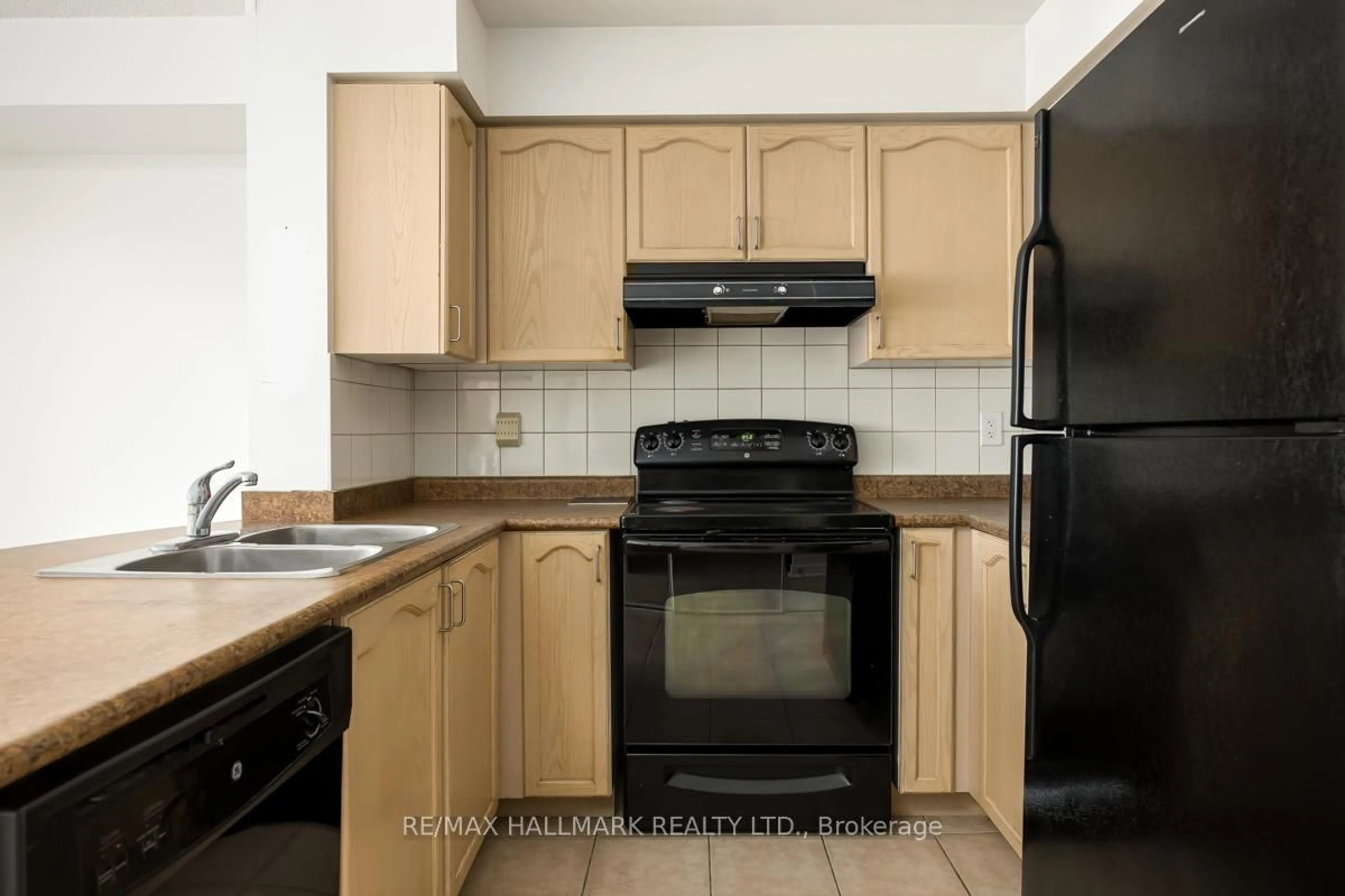 Standard kitchen, unknown for 5500 Yonge St #403, Toronto Ontario M2N 7L1