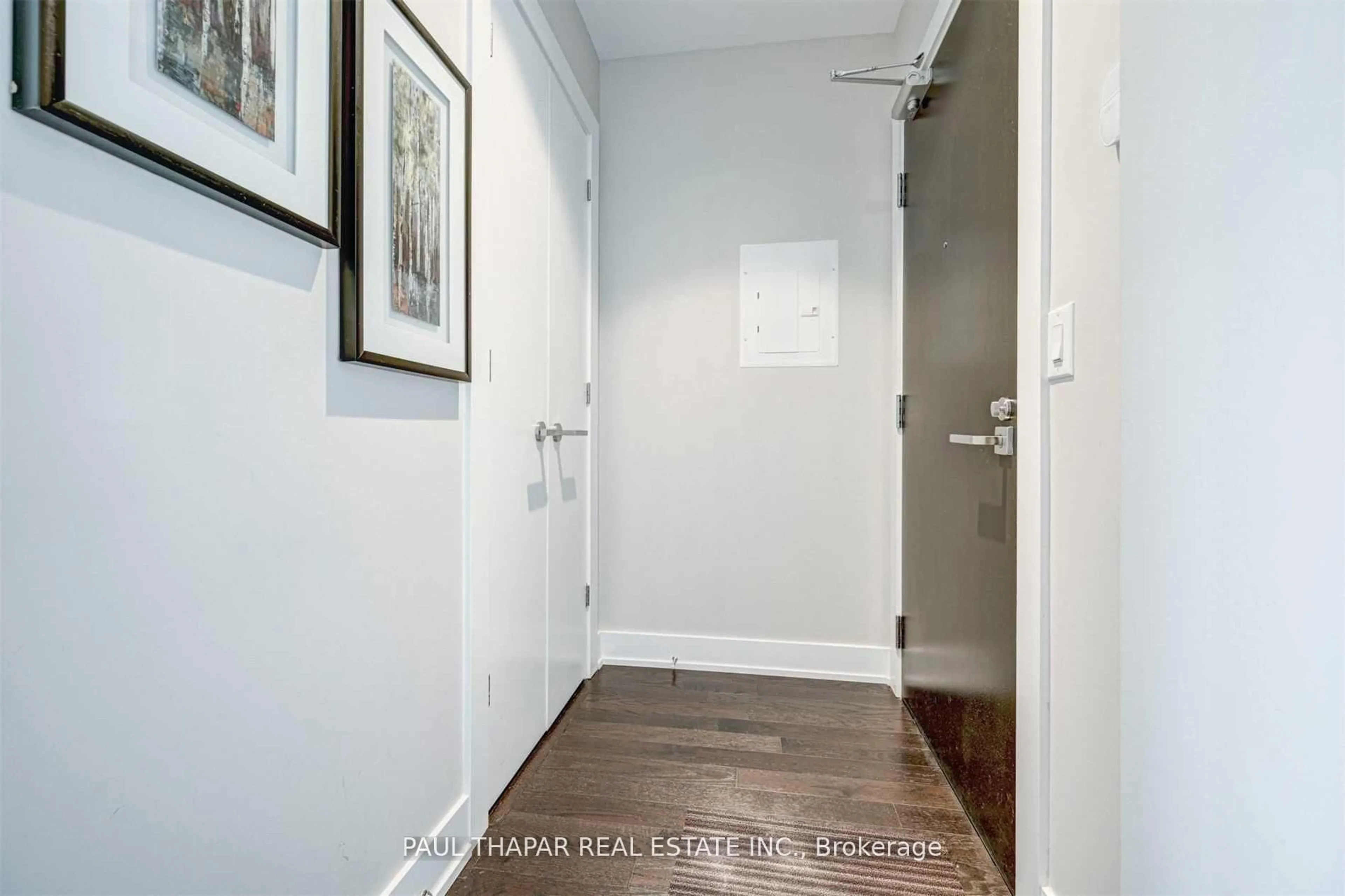 Indoor entryway for 3018 Yonge St #1114, Toronto Ontario M4N 0A5