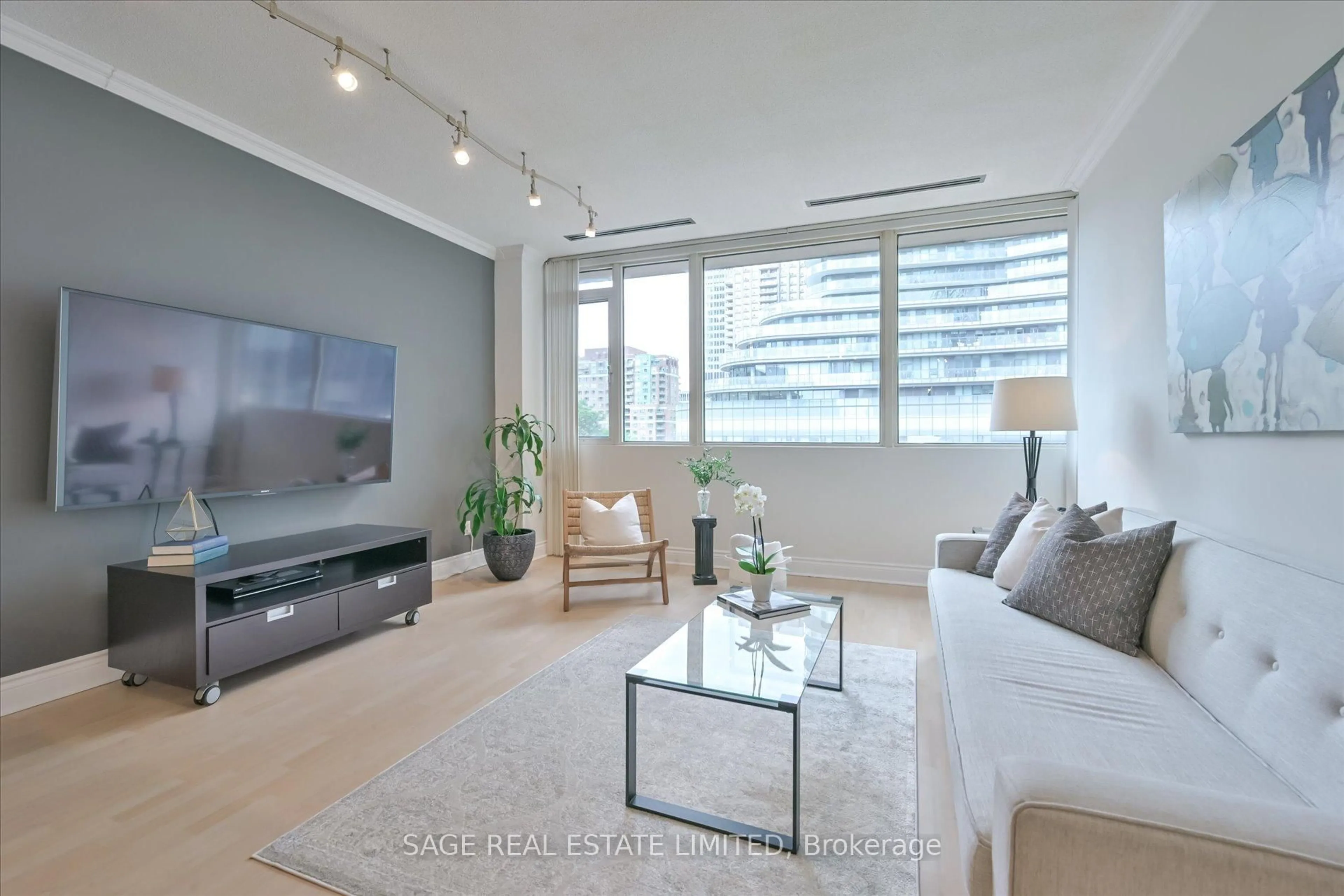 Living room with furniture, unknown for 555 Yonge St #413, Toronto Ontario M4Y 3A6