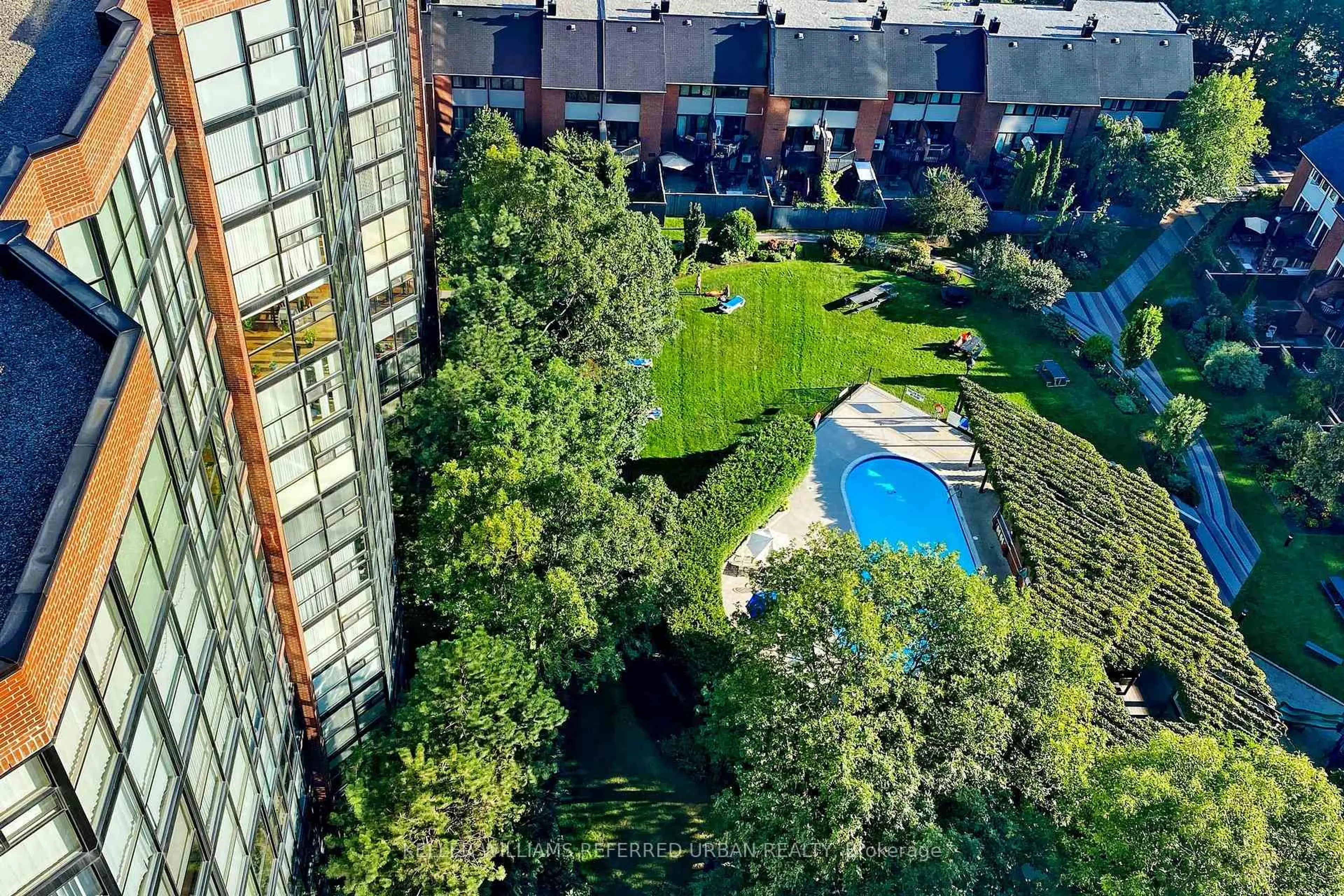 A pic from outside/outdoor area/front of a property/back of a property/a pic from drone, city buildings view from balcony for 705 King St #1909, Toronto Ontario M5V 2W8