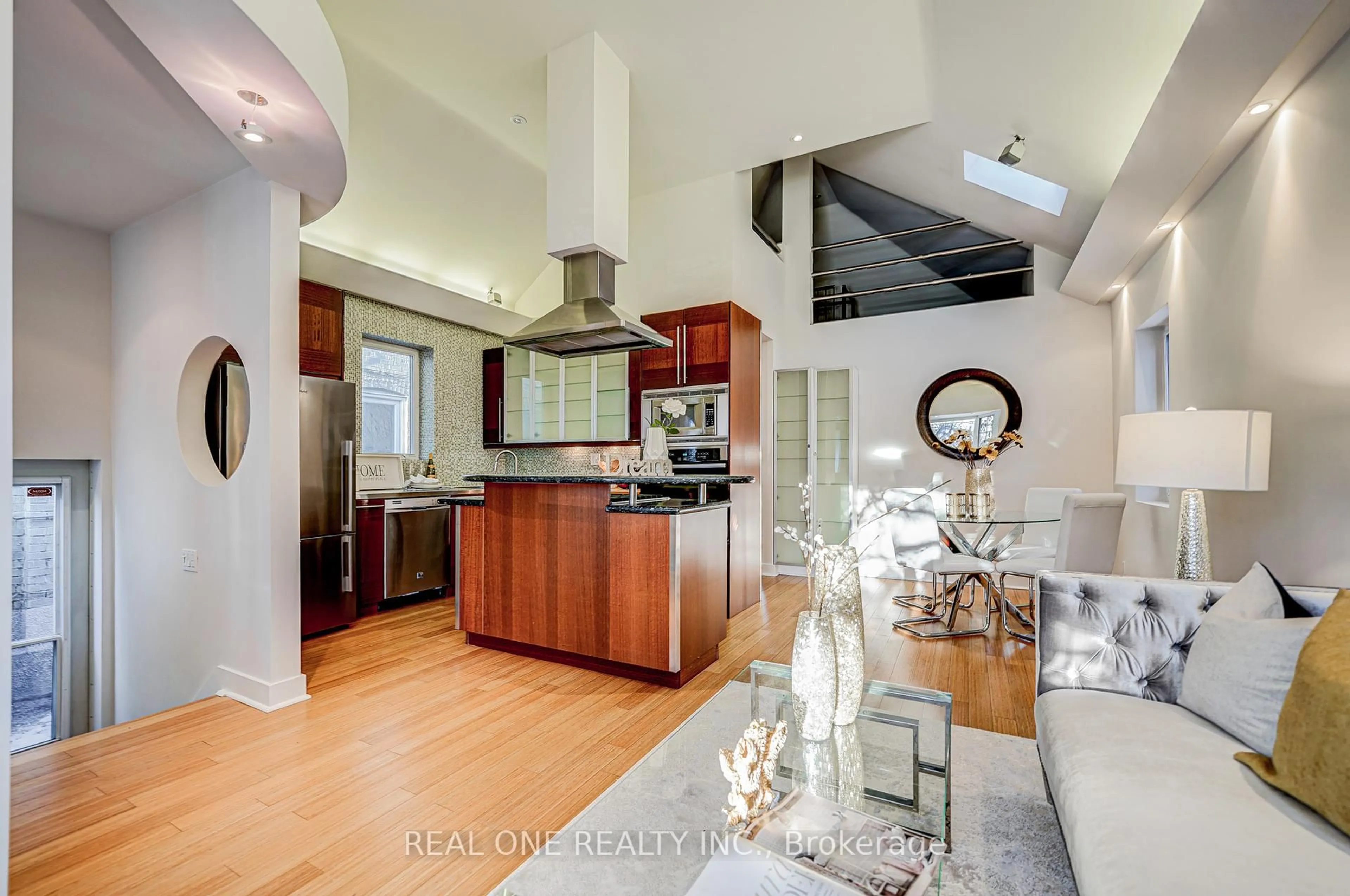Open concept kitchen, unknown for 167 Randolph Rd, Toronto Ontario M4G 3S3