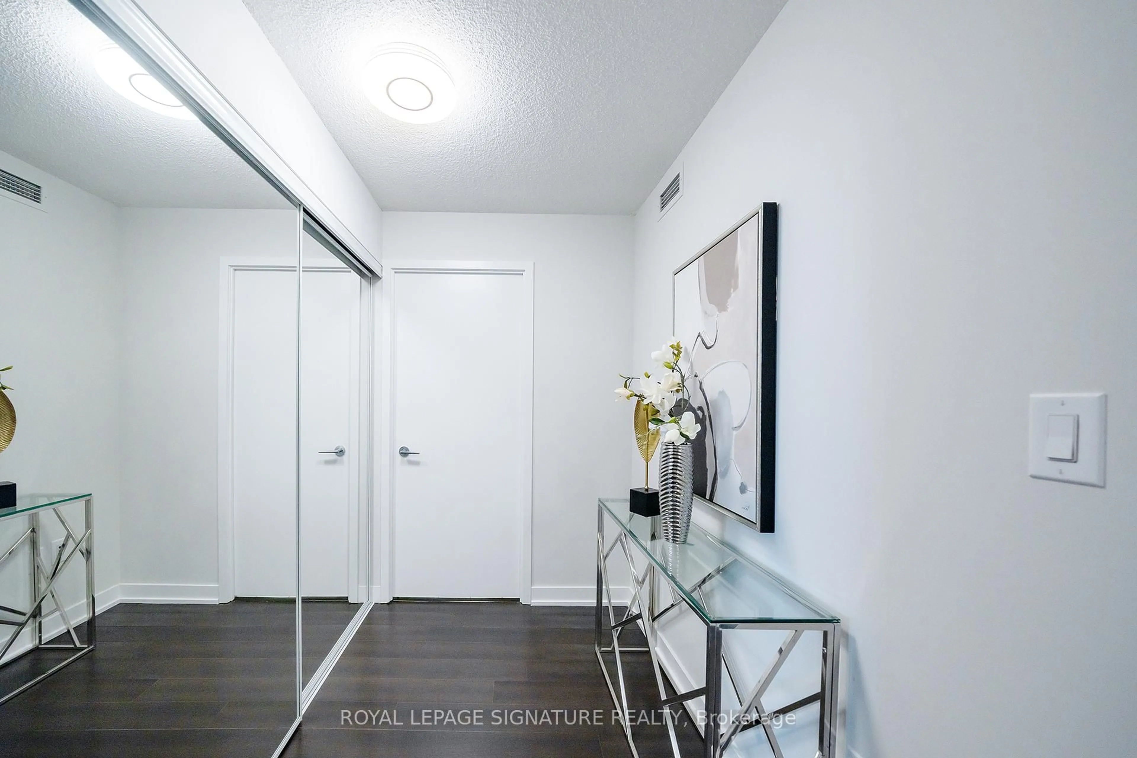 Indoor entryway for 151 Dan Leckie Way #655, Toronto Ontario M5V 4B2