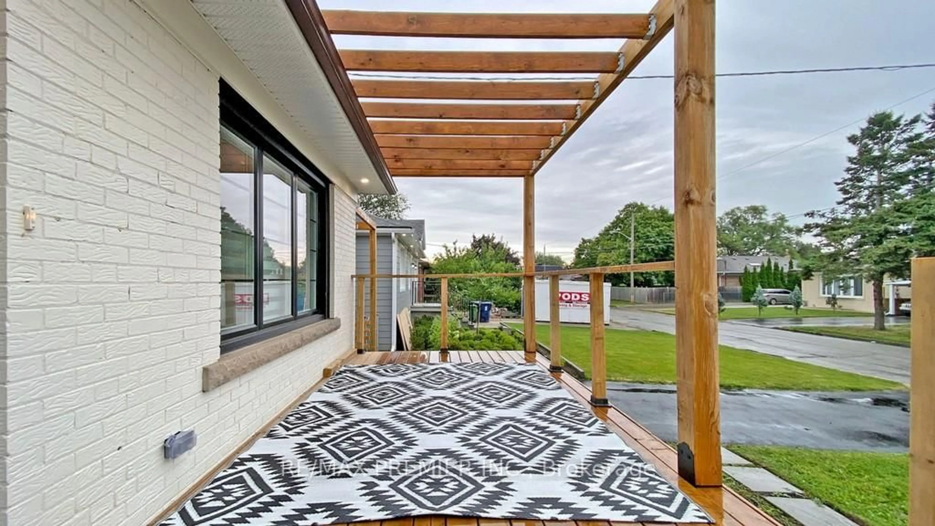 Patio, street for 270 Brighton Ave, Toronto Ontario M3H 4E9