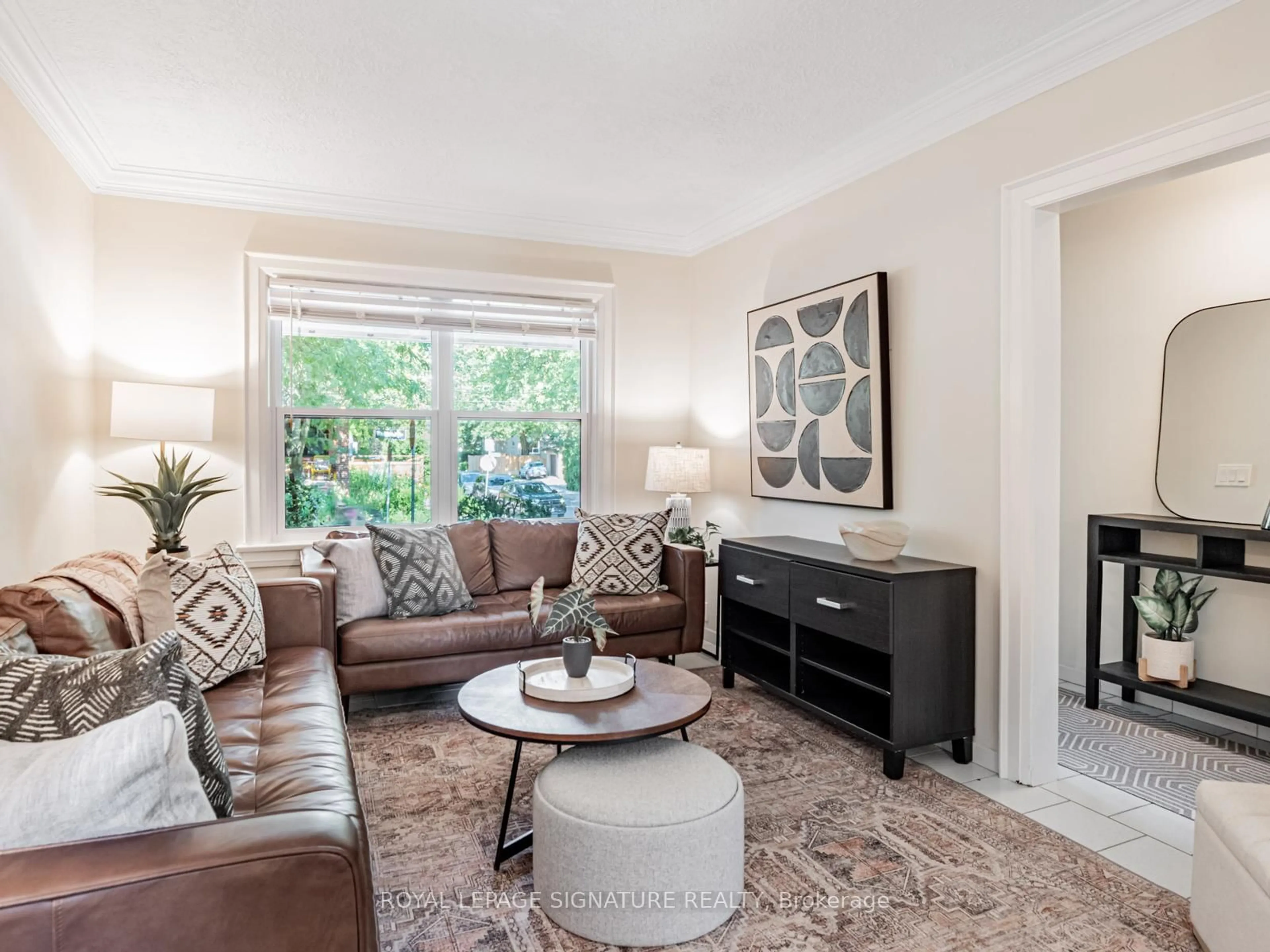 Living room with furniture, unknown for 288 Arlington Ave, Toronto Ontario M6C 2Z7