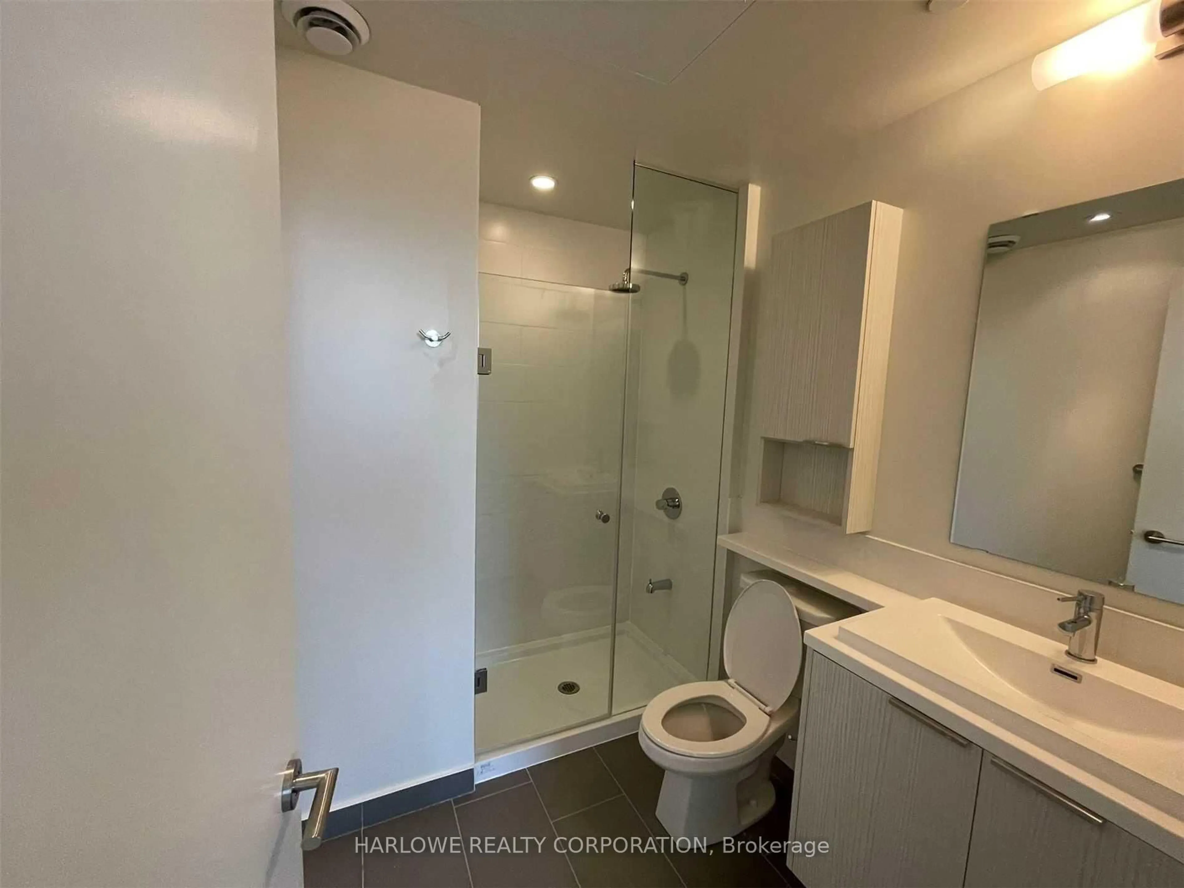 Standard bathroom, unknown for 2 Sonic Way #PH02, Toronto Ontario M3C 0P2