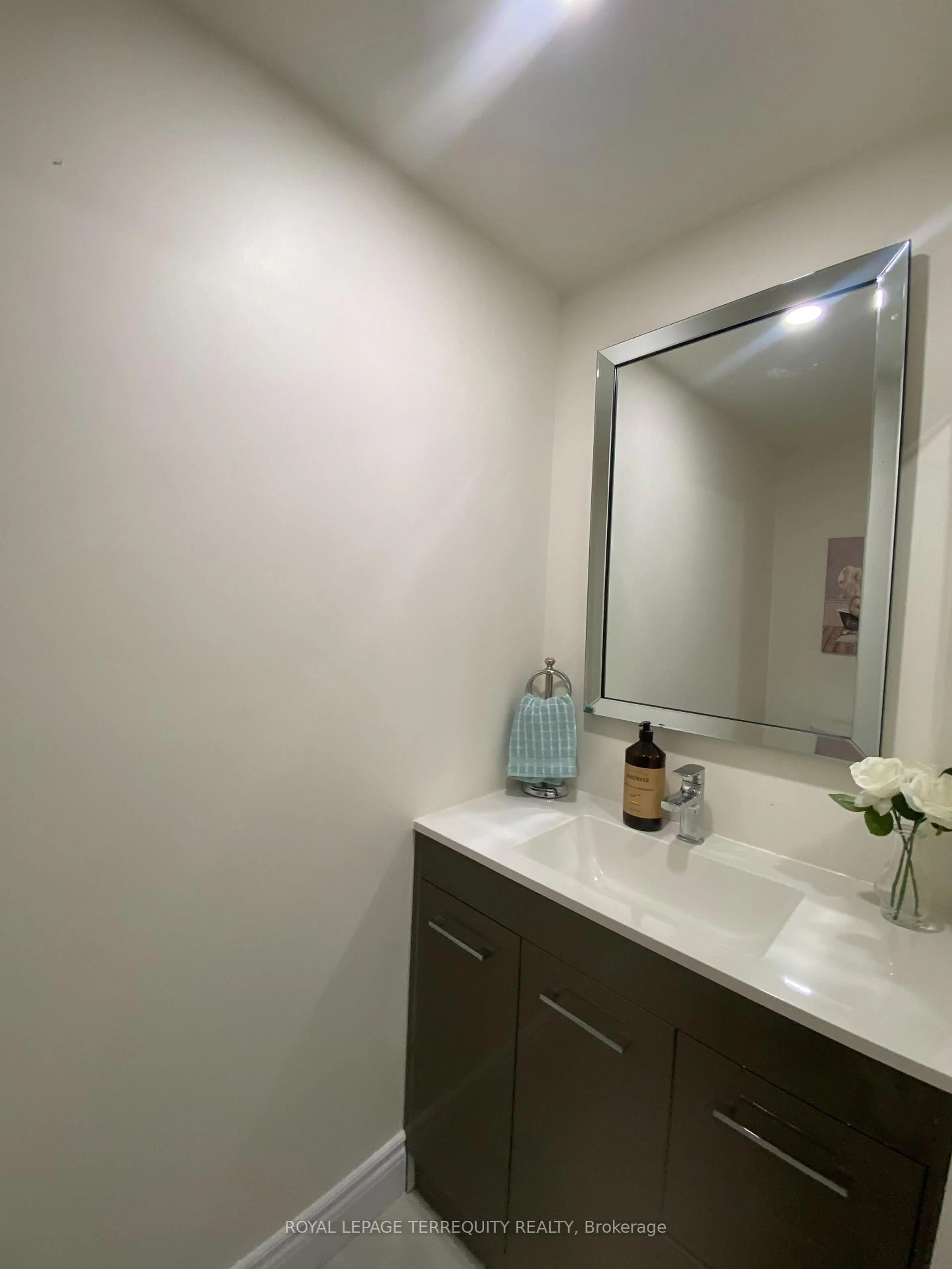 A pic of a room for 28 Festival Dr, Toronto Ontario M2R 3V1