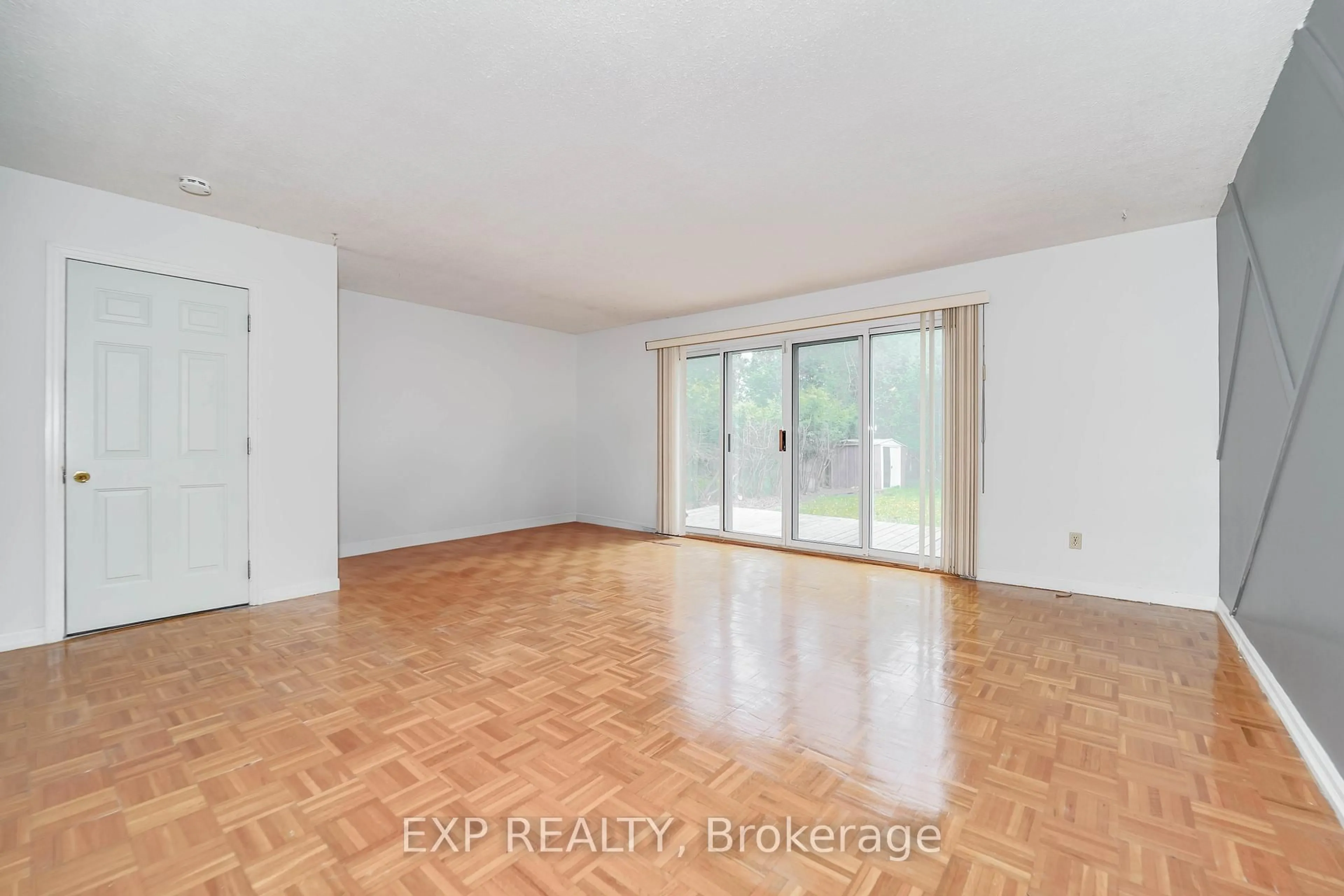 A pic of a room for 55 Hollyberry Tr, Toronto Ontario M2H 2N9