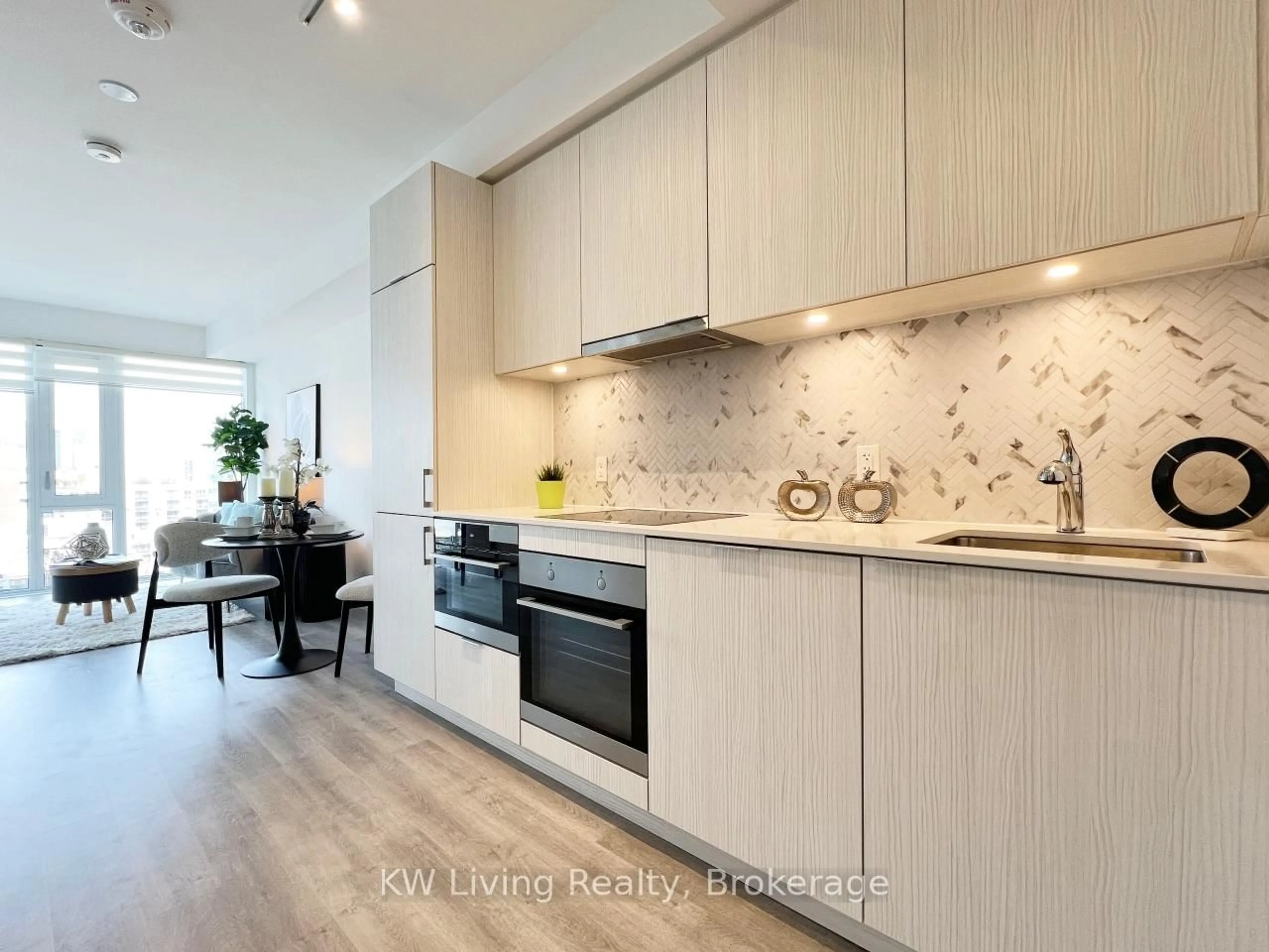 Unknown for 158 Front St #1105, Toronto Ontario M5A 0K9