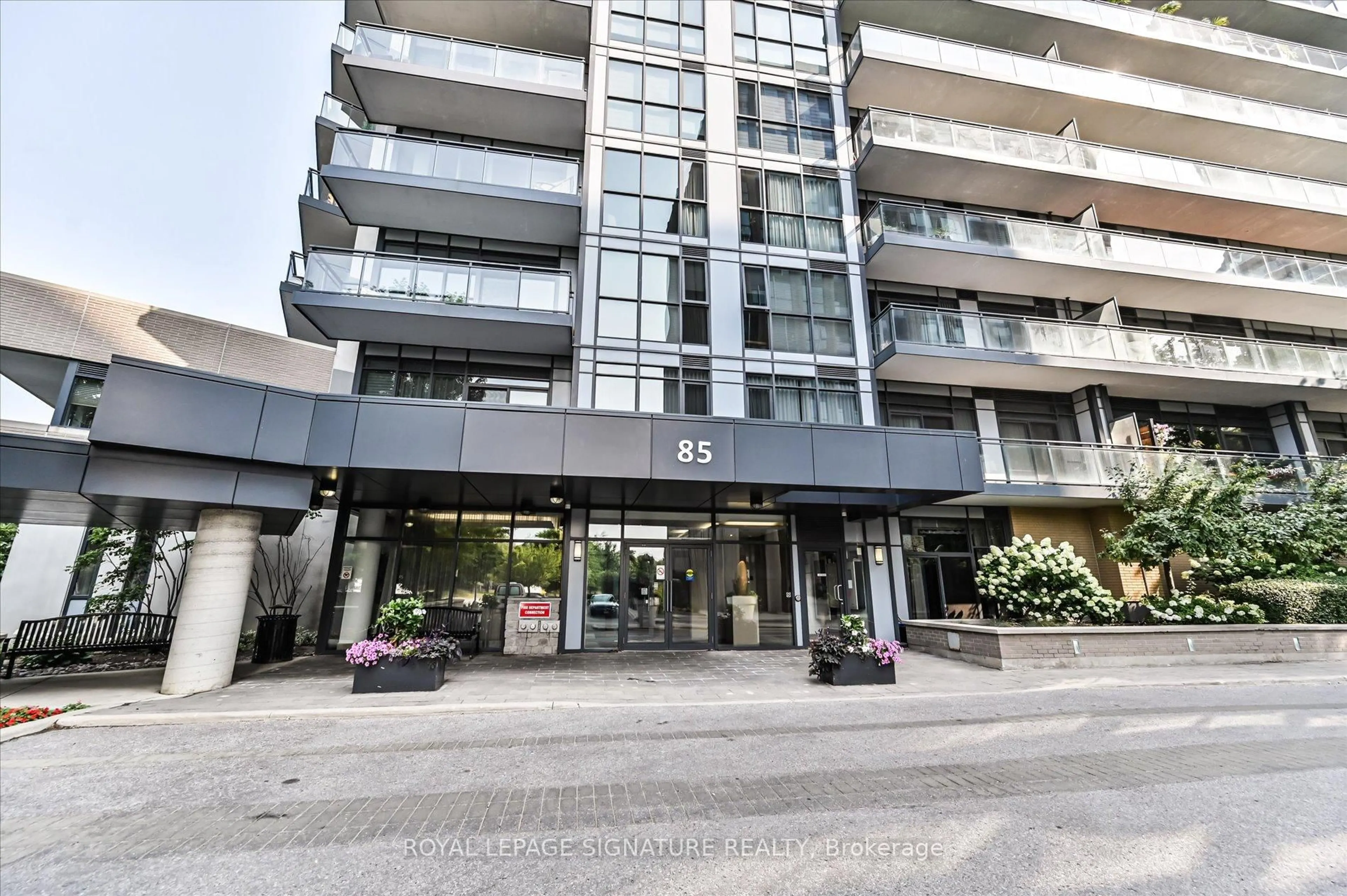 Indoor foyer for 85 The Donway West #308, Toronto Ontario M3C 0L9