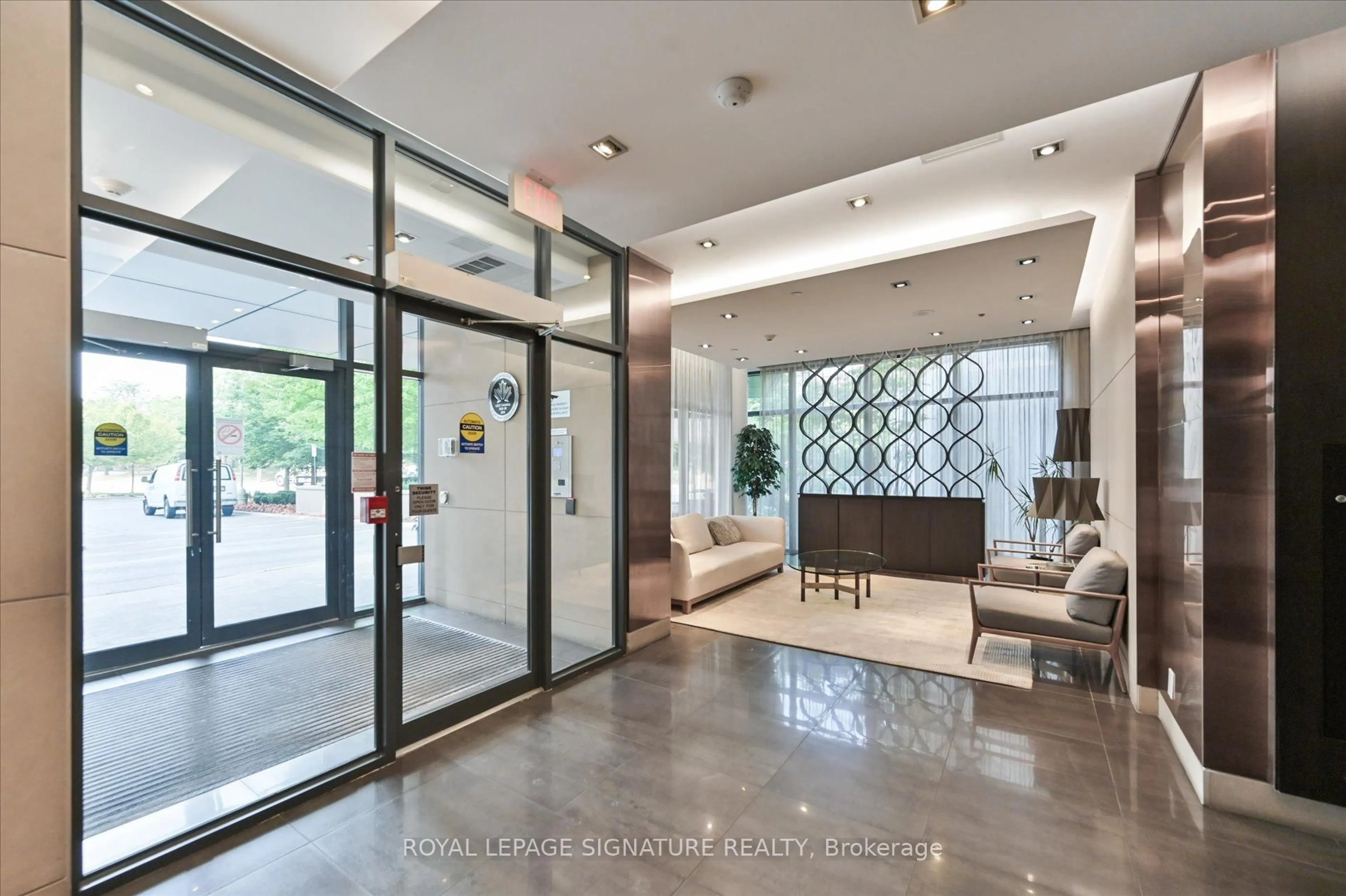 Indoor foyer for 85 The Donway West #308, Toronto Ontario M3C 0L9