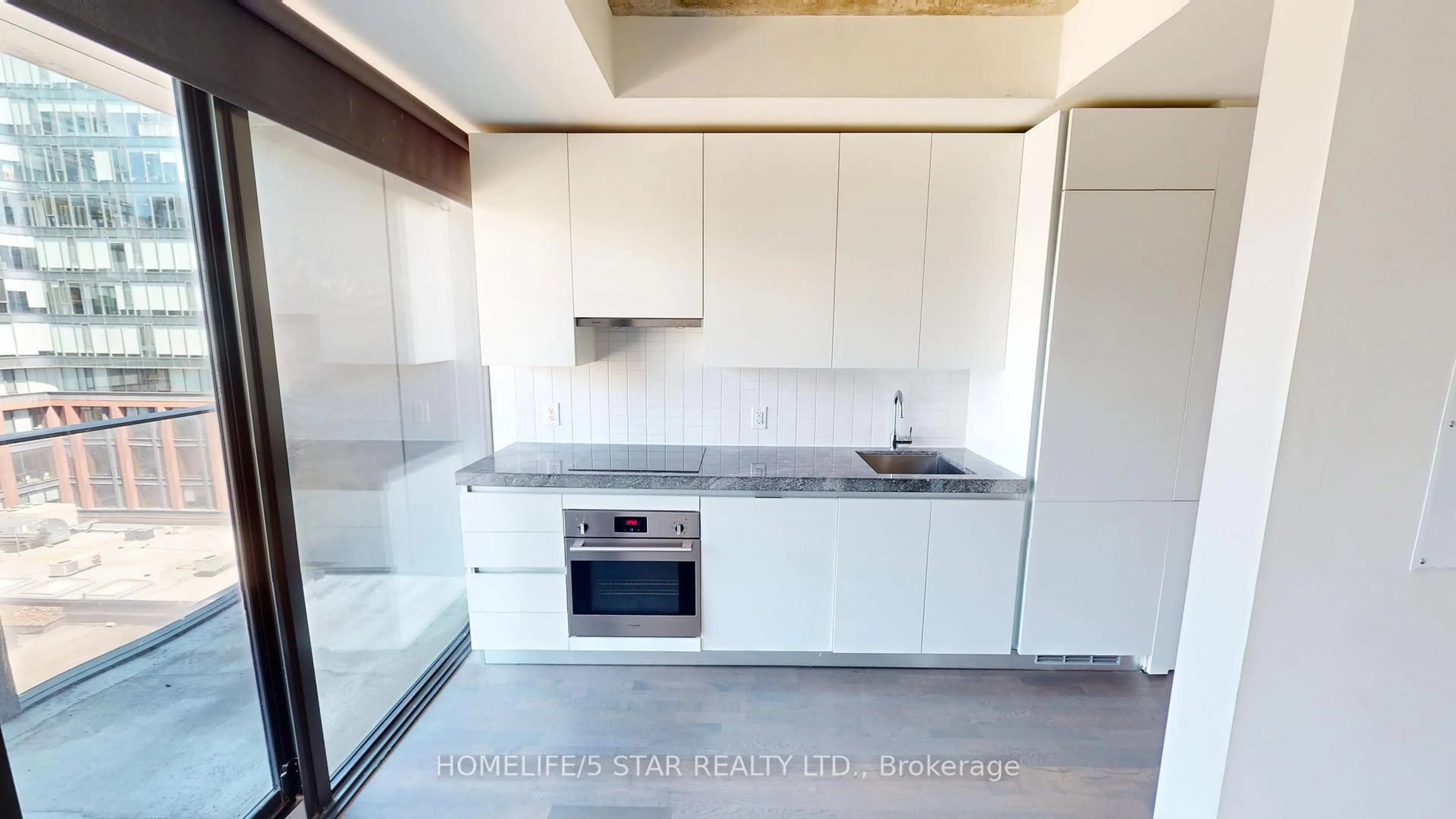 Standard kitchen, unknown for 629 KING St #925, Toronto Ontario M5V 0G9