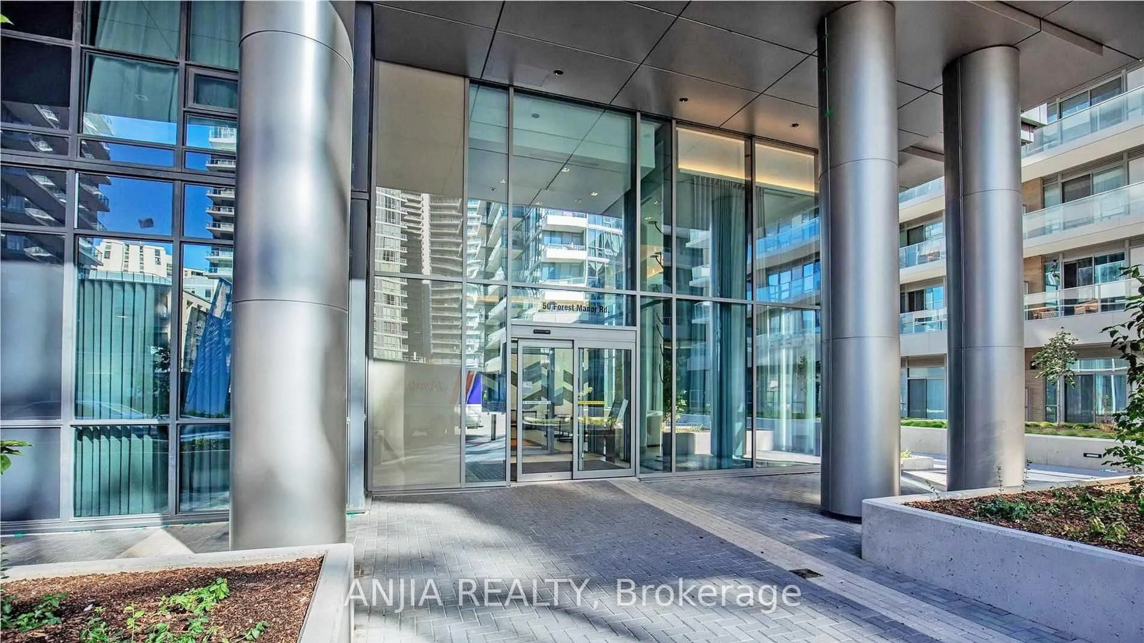 Indoor foyer for 50 Forest Manor Rd #2205, Toronto Ontario M2J 0E3