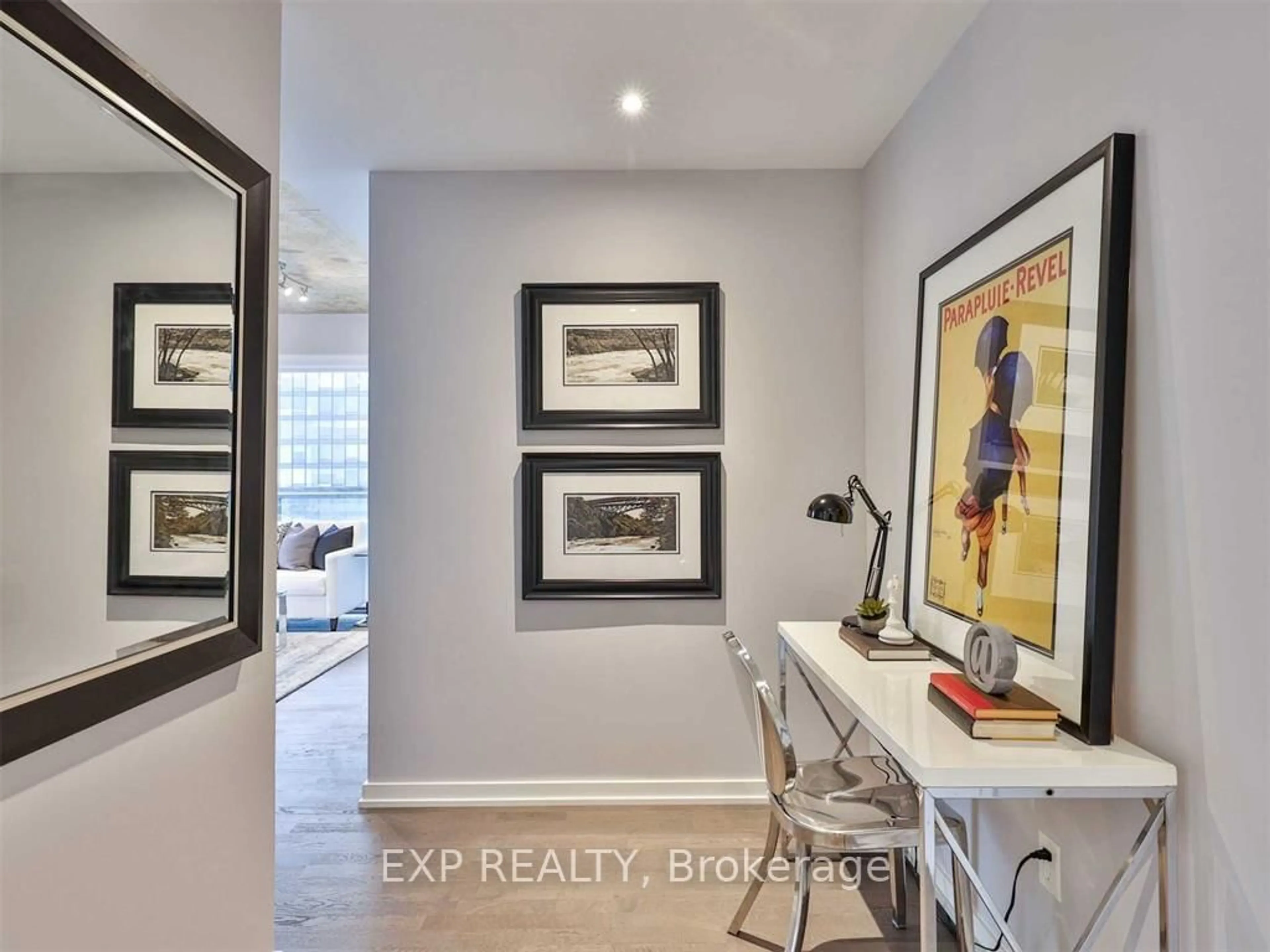 Indoor entryway for 60 Colborne St #1306, Toronto Ontario M5B 2B7
