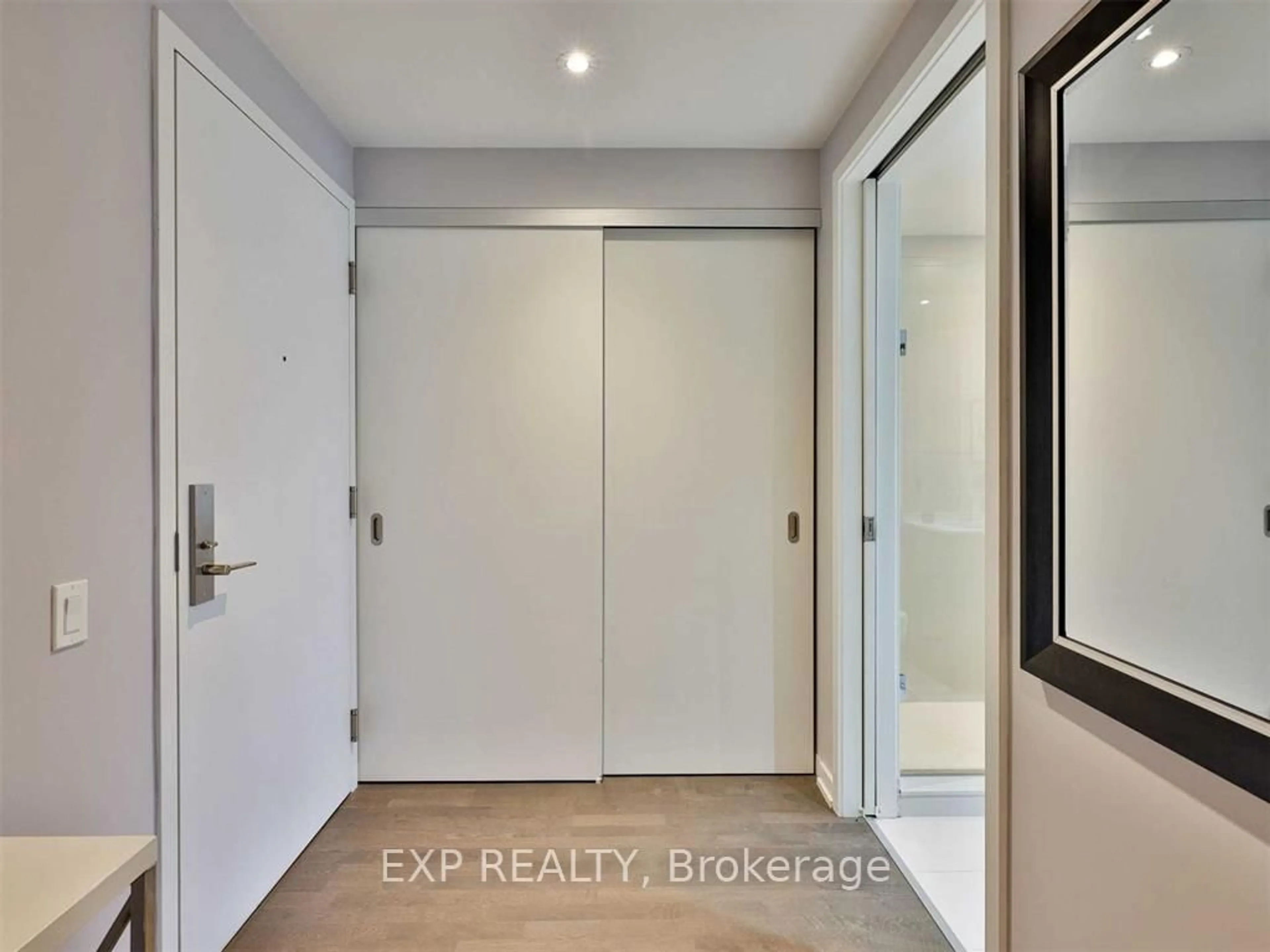 Indoor entryway for 60 Colborne St #1306, Toronto Ontario M5B 2B7