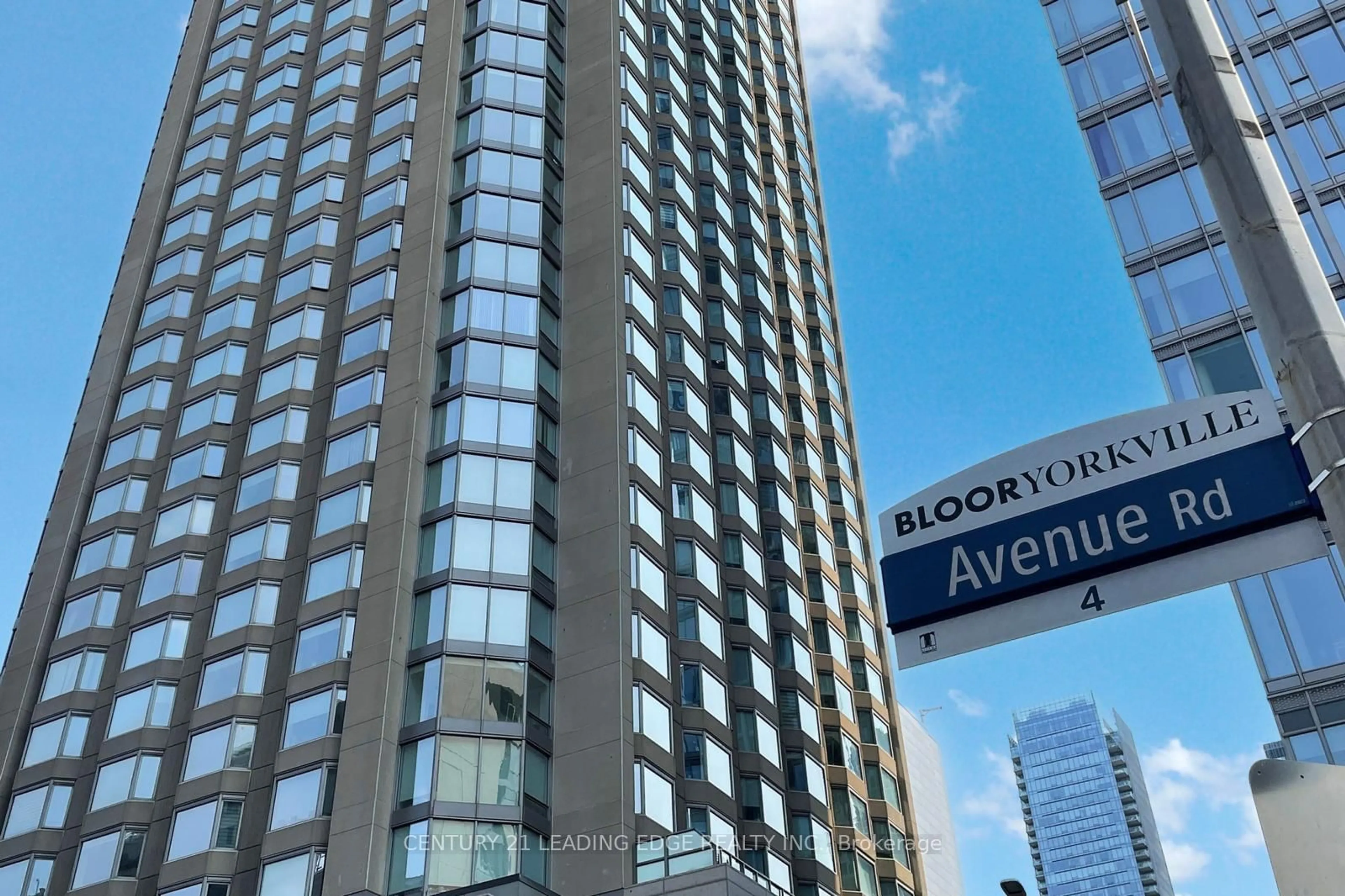 Indoor foyer for 155 Yorkville Ave #1704, Toronto Ontario M5R 1C4