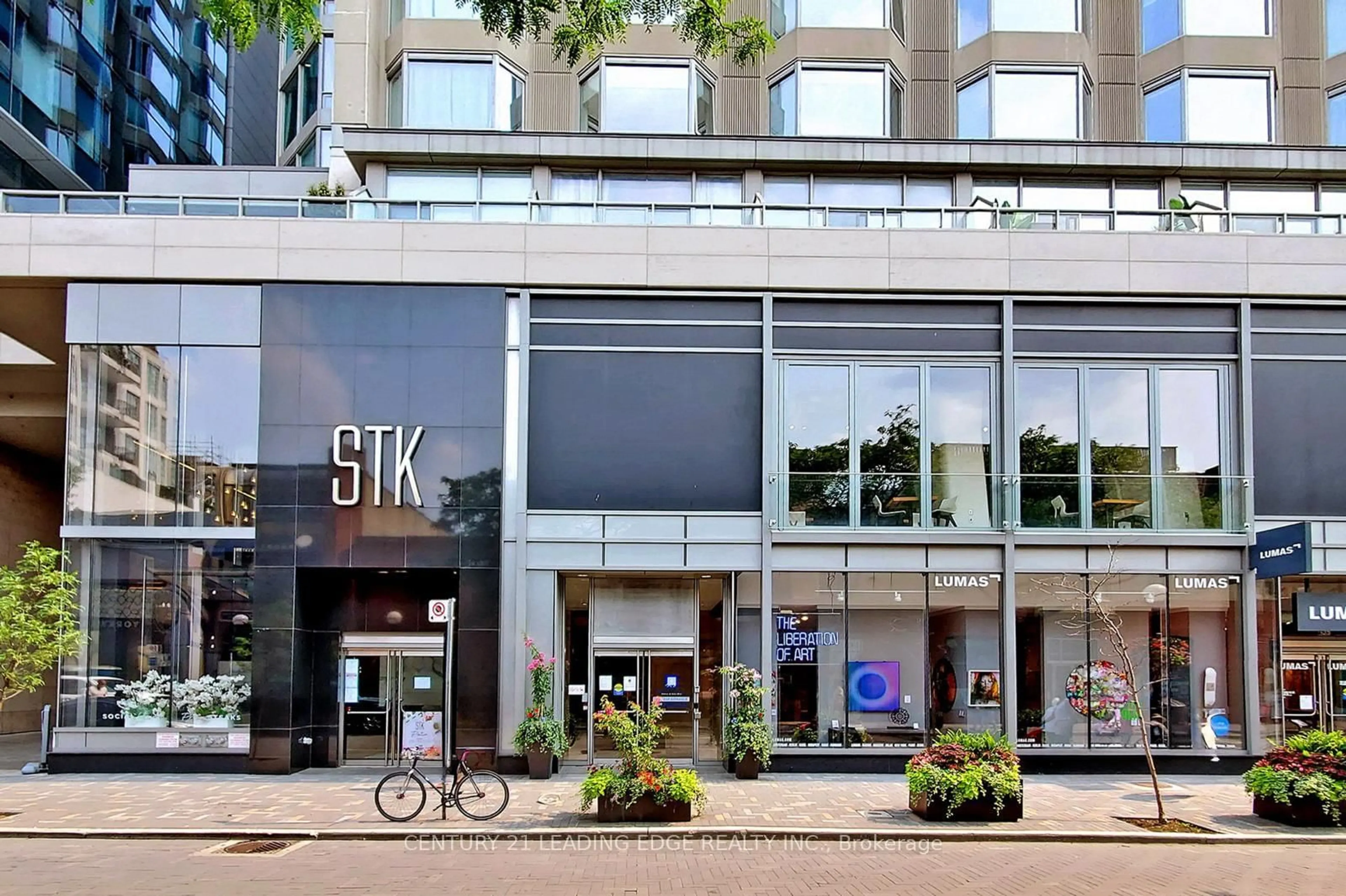 Lobby for 155 Yorkville Ave #1704, Toronto Ontario M5R 1C4