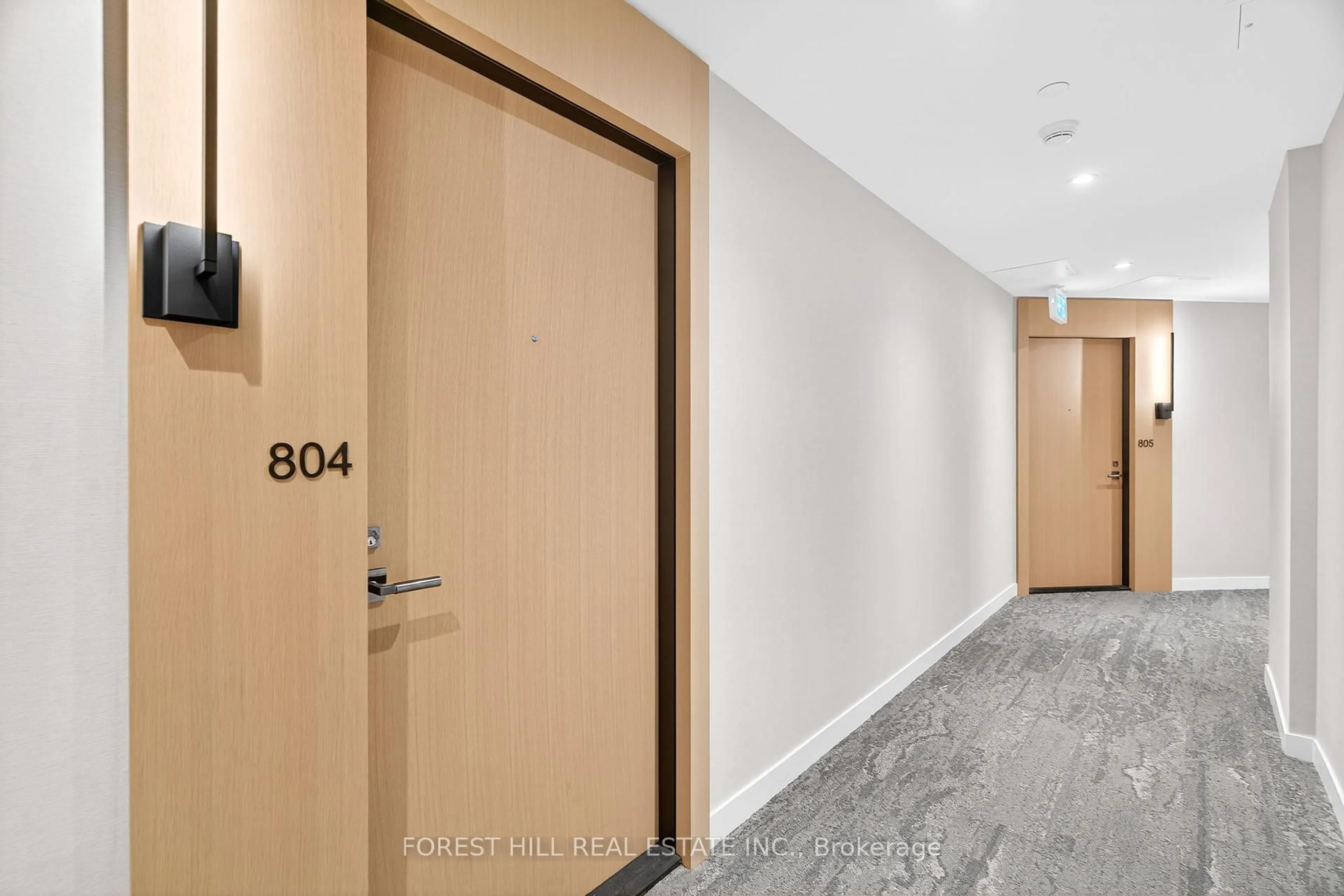 Indoor foyer for 200 Sudbury St #804, Toronto Ontario M6J 0H1