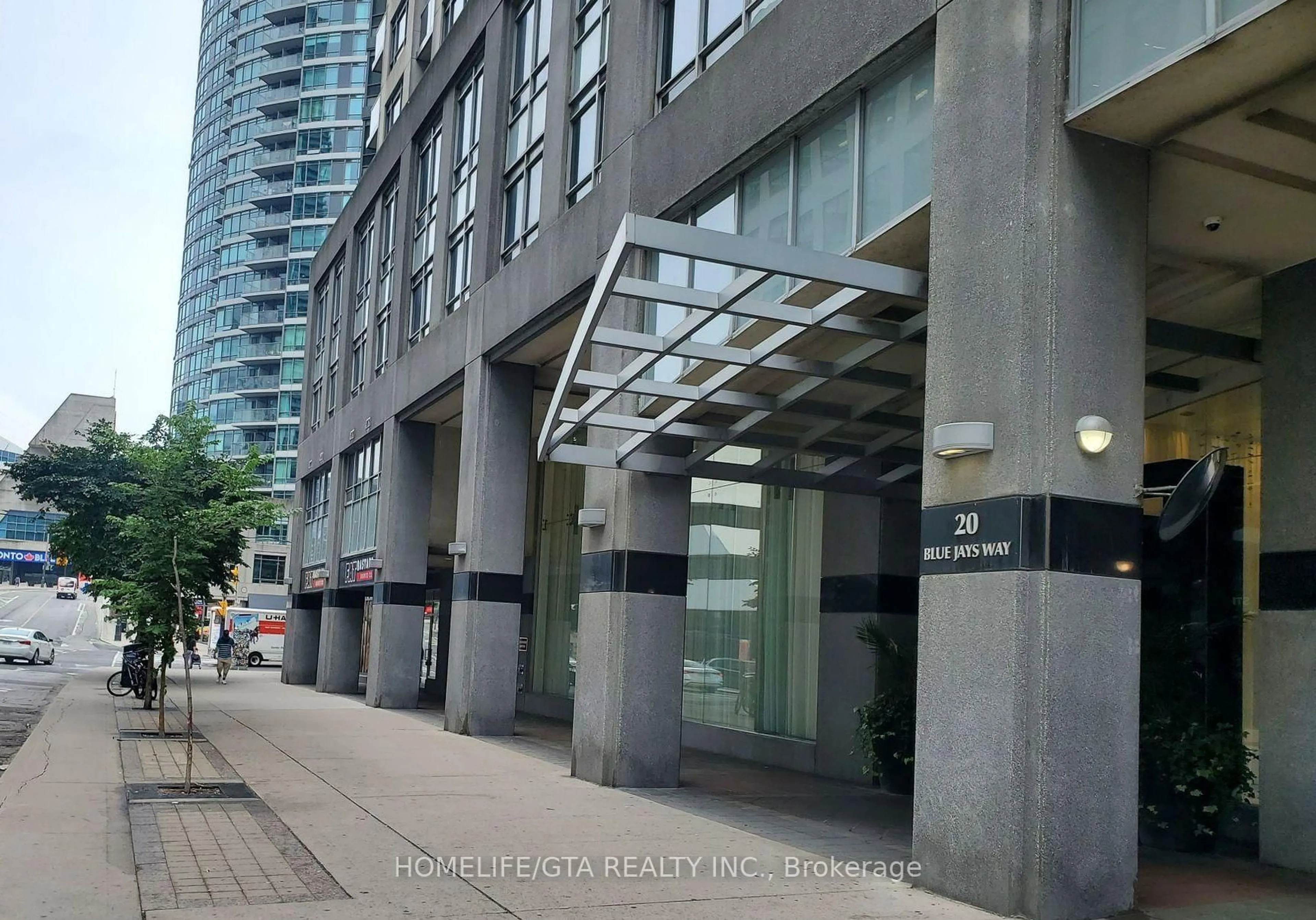 Indoor foyer for 20 Blue Jays Way #809, Toronto Ontario M5V 3W6