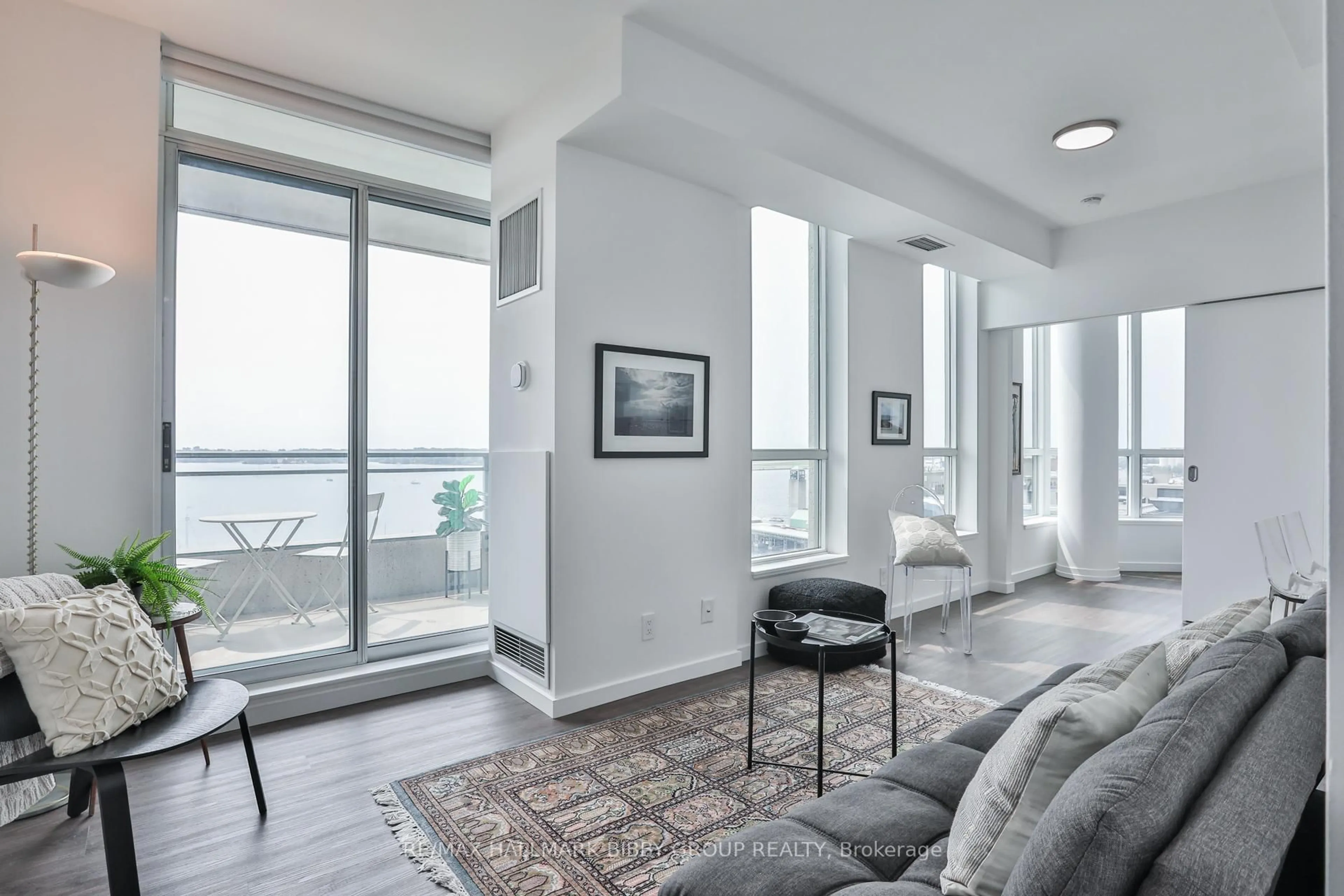 Living room with furniture, unknown for 230 Queens Quay #1521, Toronto Ontario M5J 2Y7