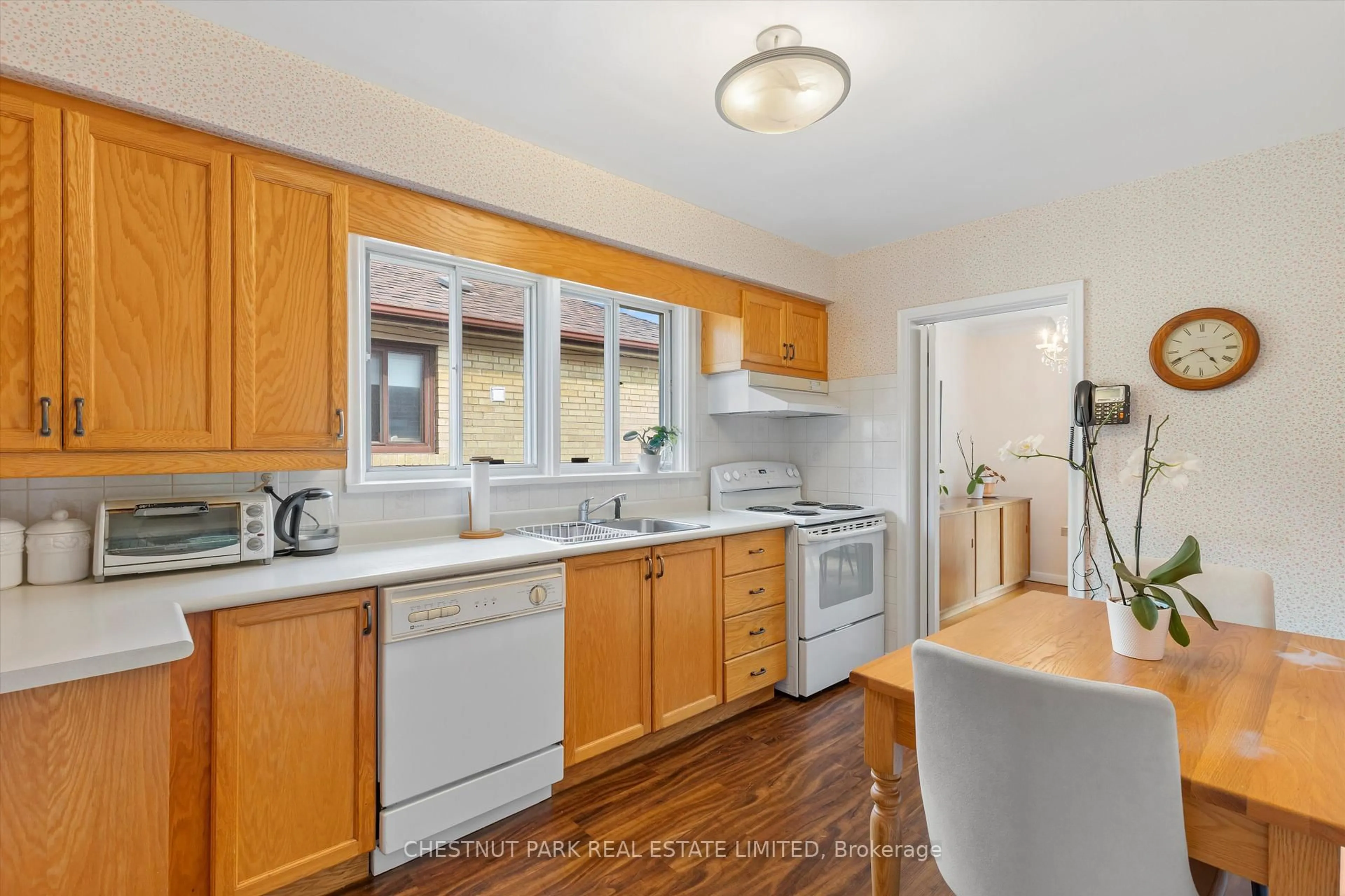 Standard kitchen, unknown for 16 Everingham Crt, Toronto Ontario M2M 2J5