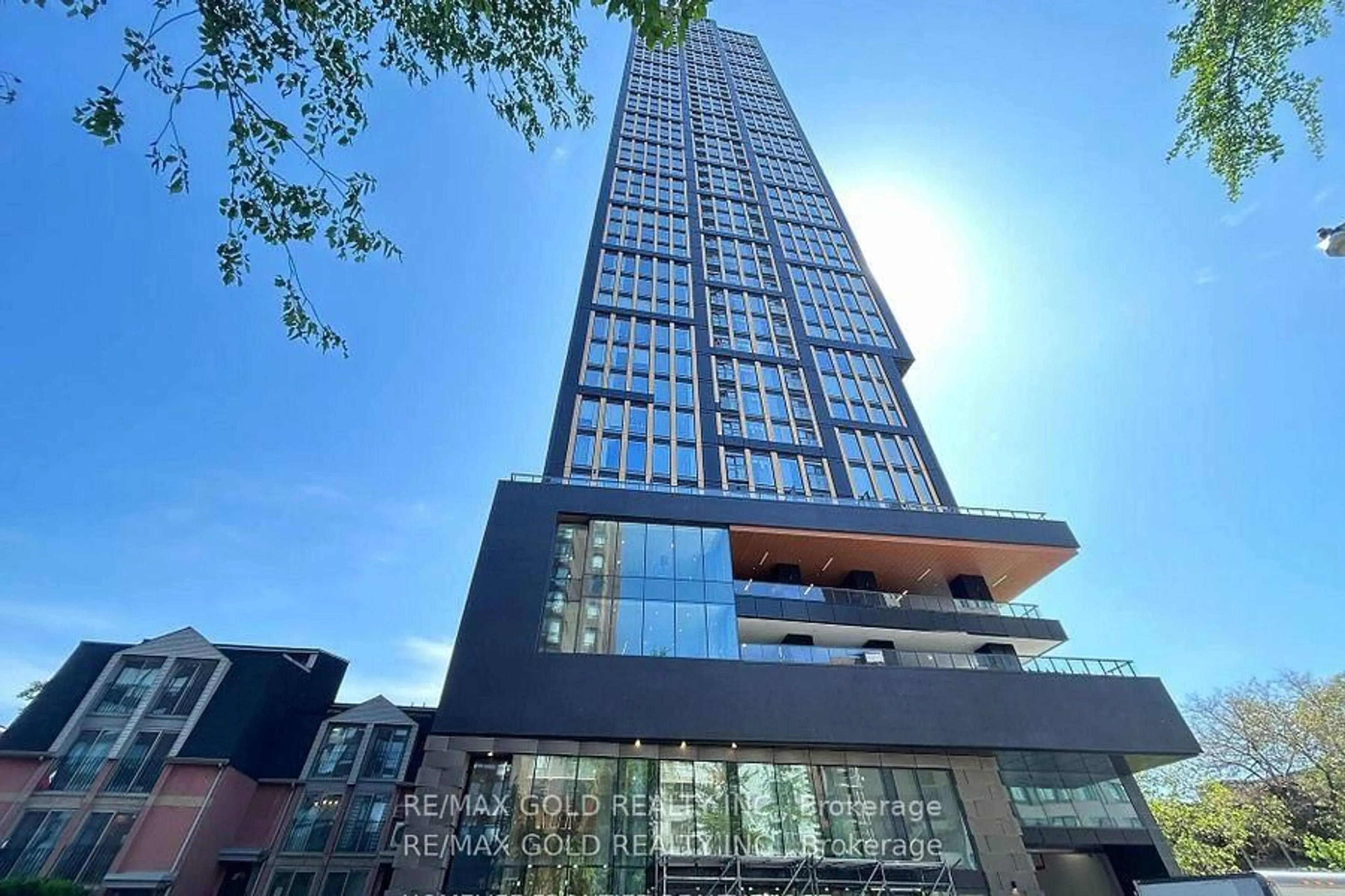 Indoor foyer for 319 Jarvis St #2615, Toronto Ontario M5B 0C8
