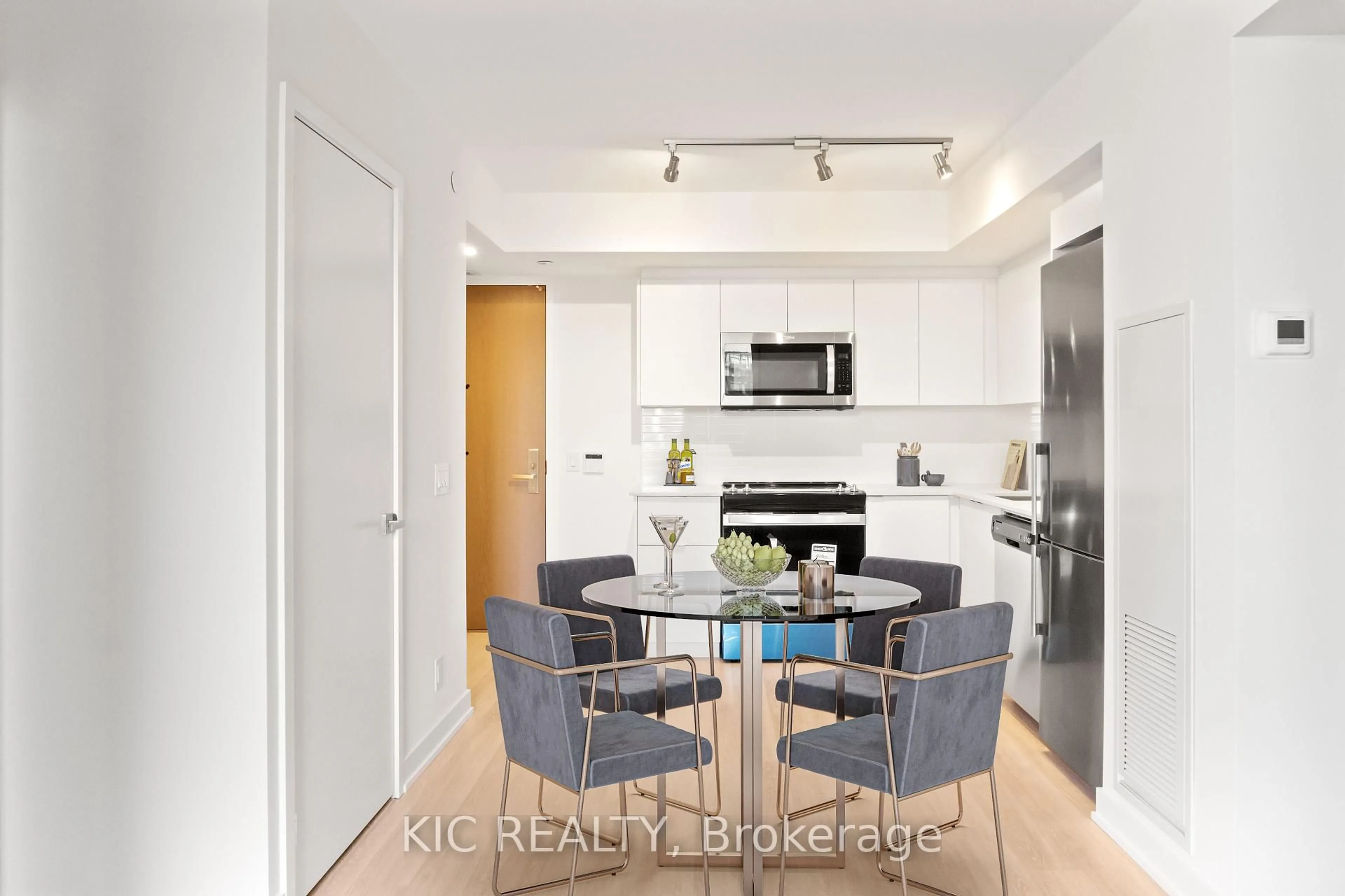 Unknown for 30 Tretti Way #606, Toronto Ontario M3H 0E3