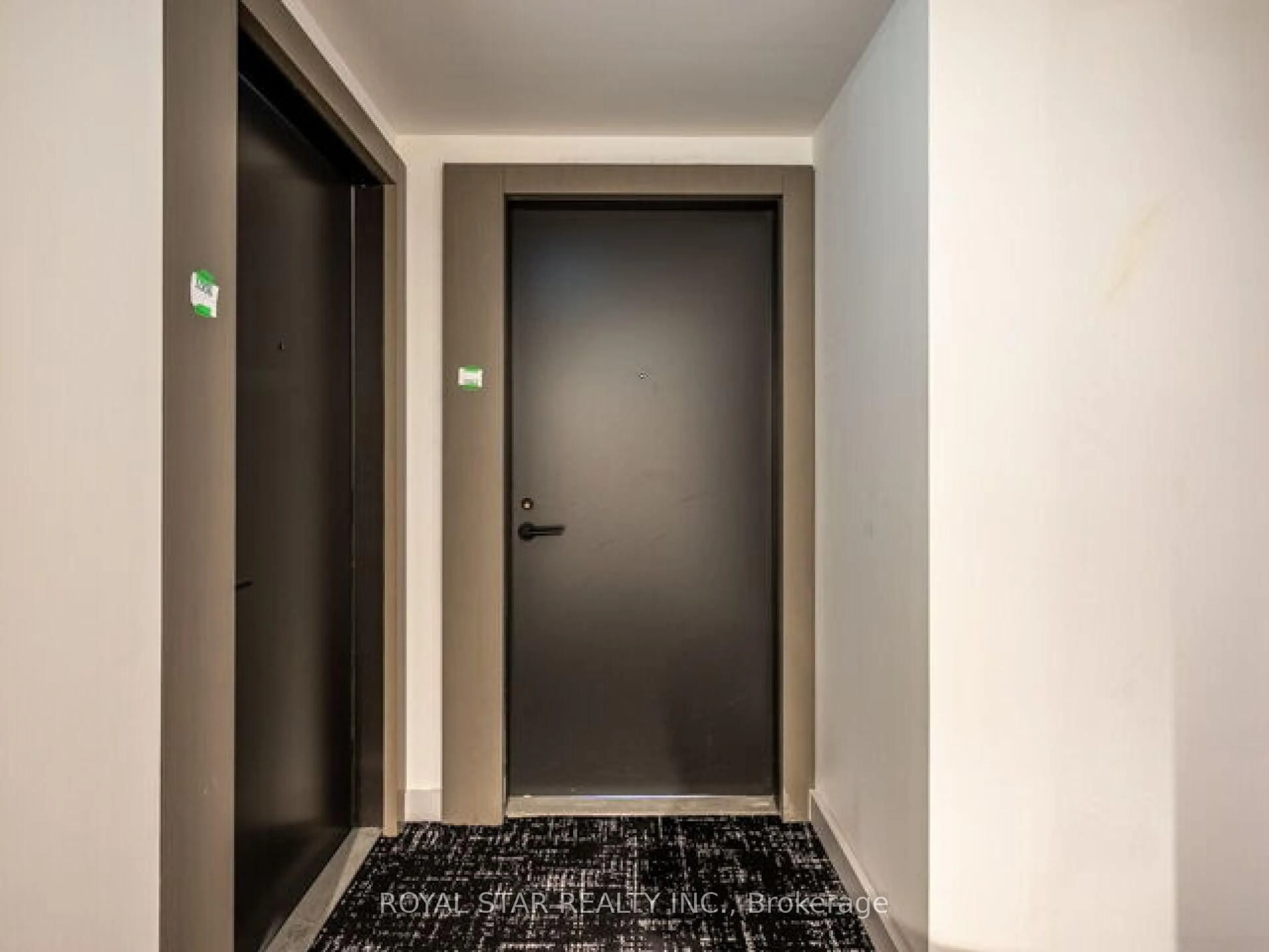 Indoor foyer for 108 Peter St #1007, Toronto Ontario M5V 0W2