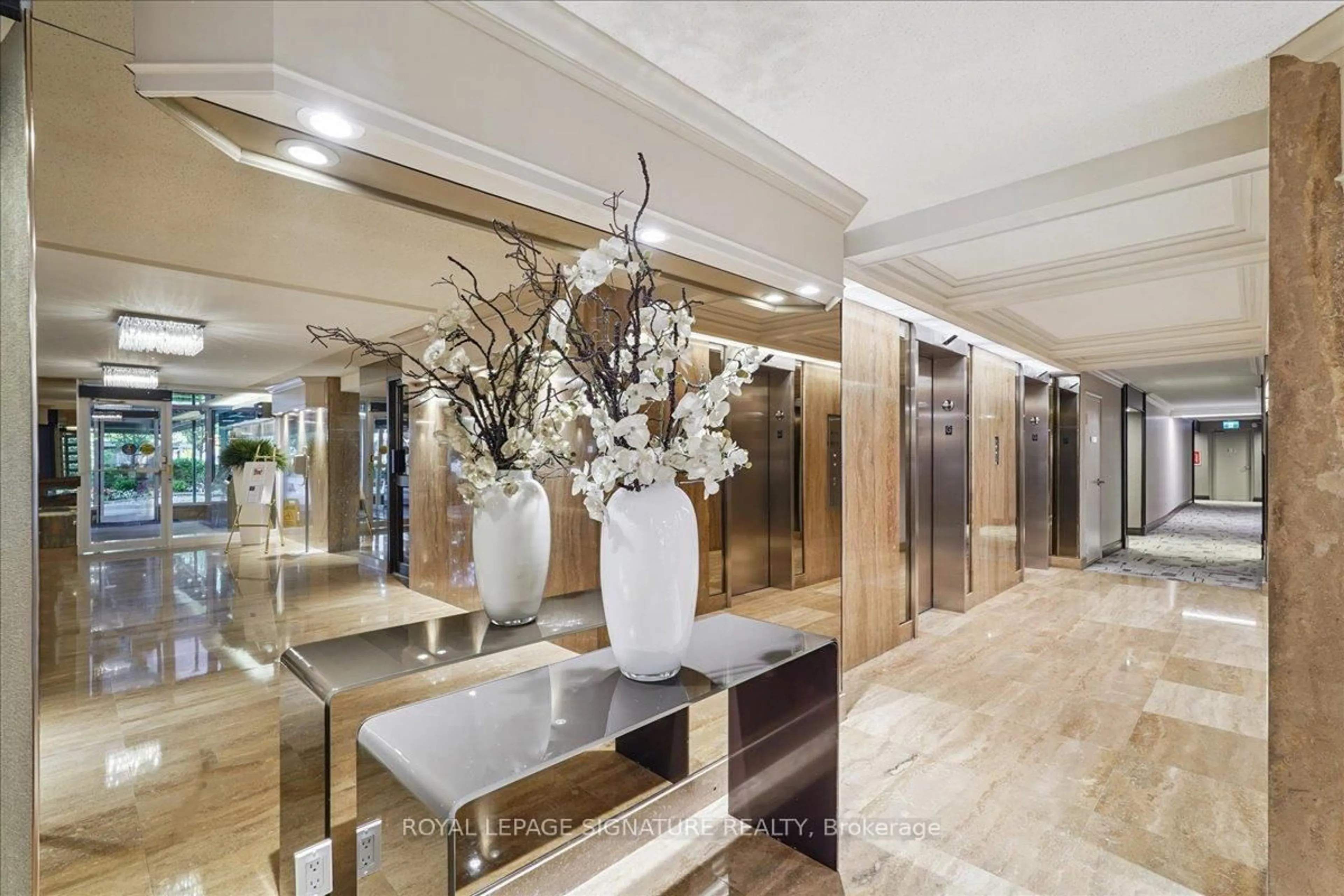 Indoor foyer for 55 Skymark Dr #2404, Toronto Ontario M2H 3N4