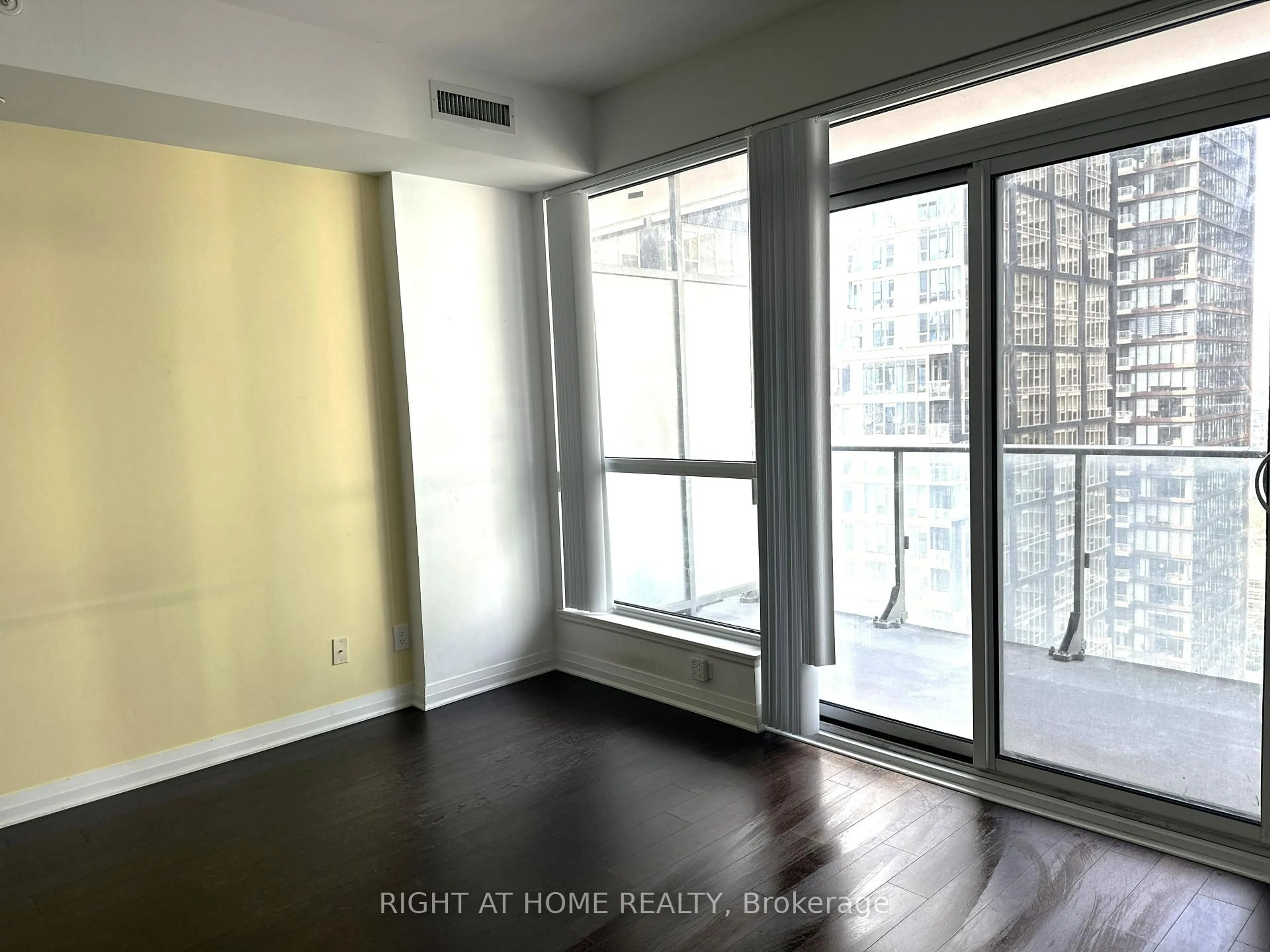 A pic of a room for 8 Mercer St #2210, Toronto Ontario M5V 0C4
