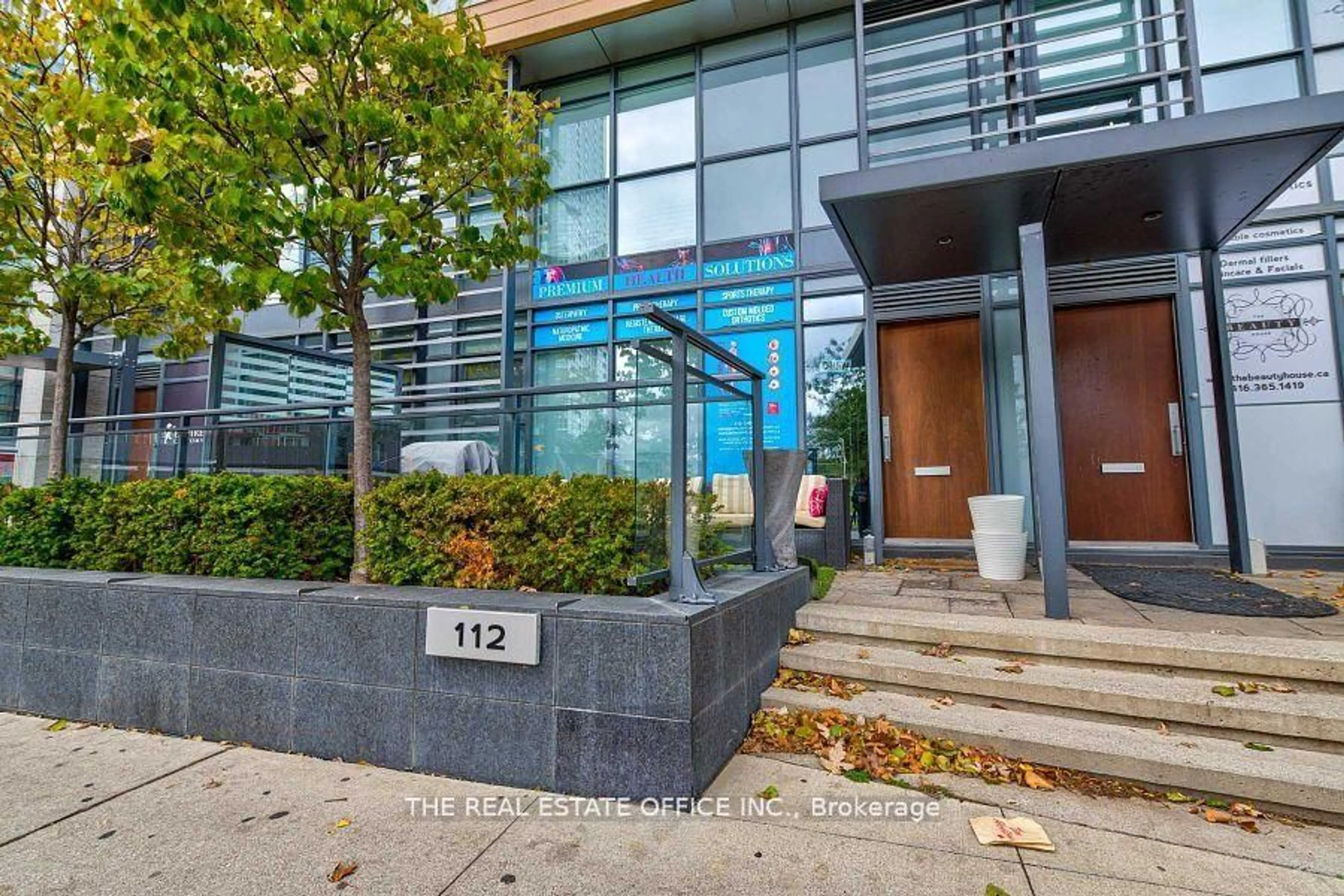Indoor foyer for 112 Fort York Blvd #G09, Toronto Ontario M5V 4A7