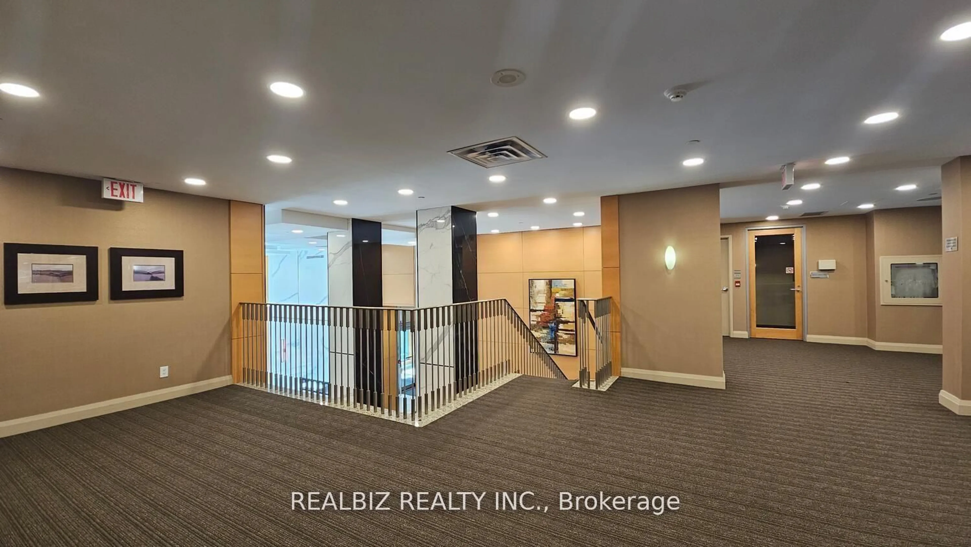 Indoor foyer for 4968 Yonge St #2116, Toronto Ontario M2N 7G9