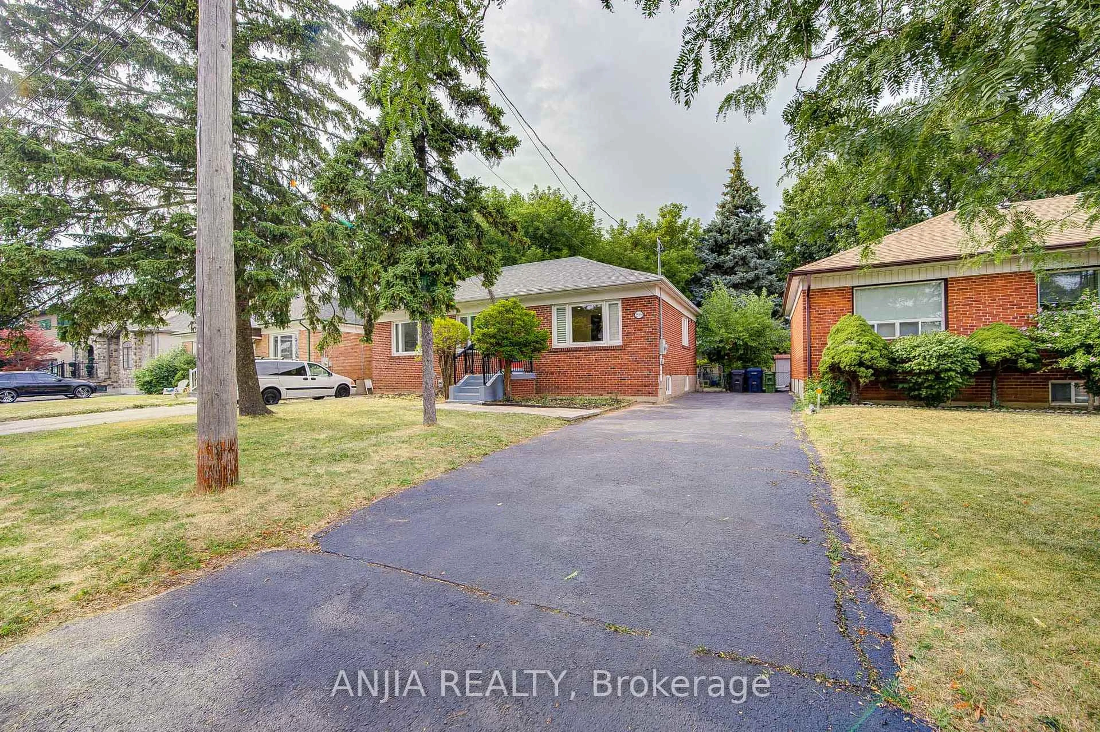 A pic from outside/outdoor area/front of a property/back of a property/a pic from drone, street for 248 Codsell Ave, Toronto Ontario M3H 3X1