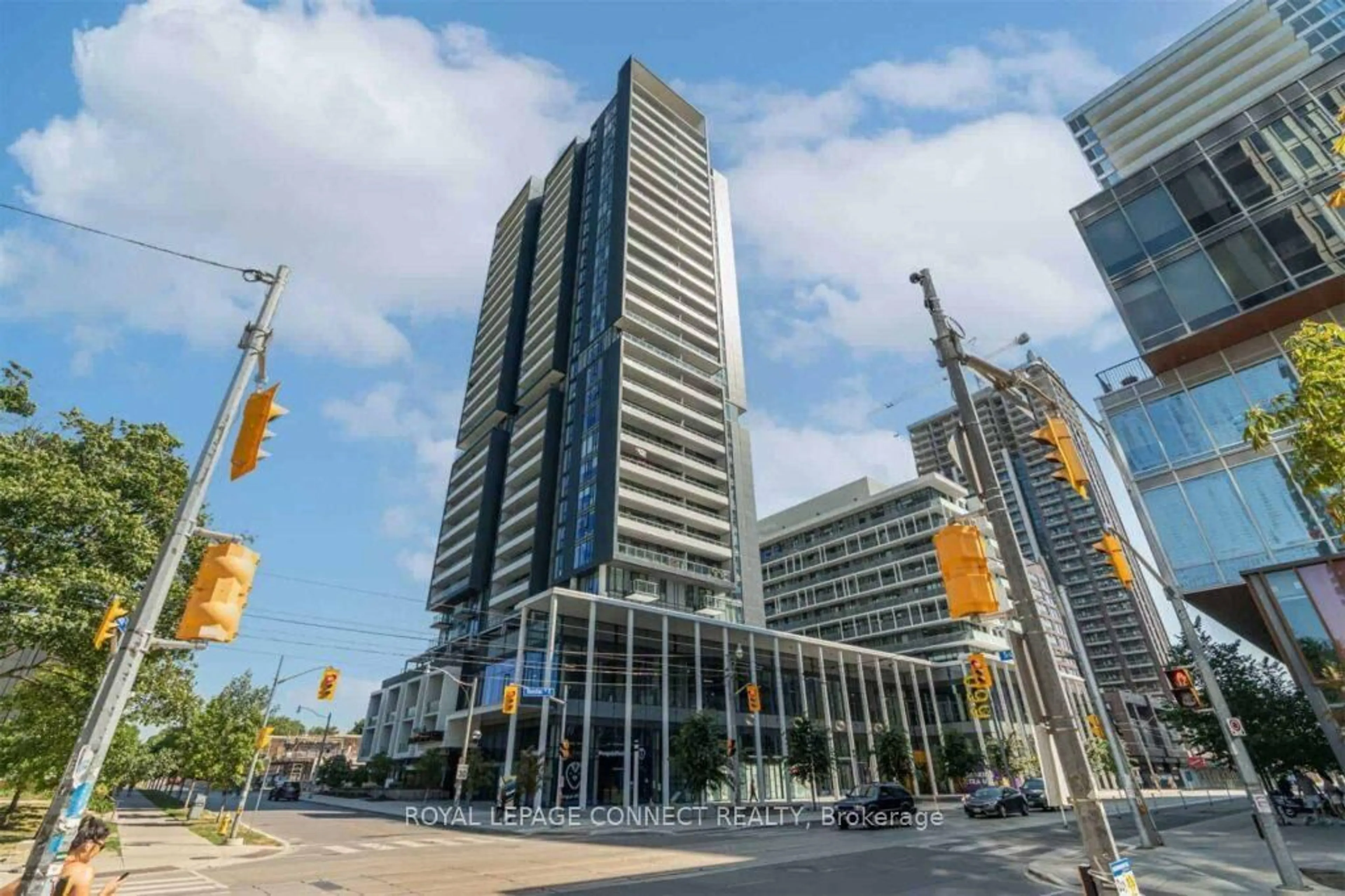 Indoor foyer for 225 SUMACH St #2005, Toronto Ontario M5A 0P8