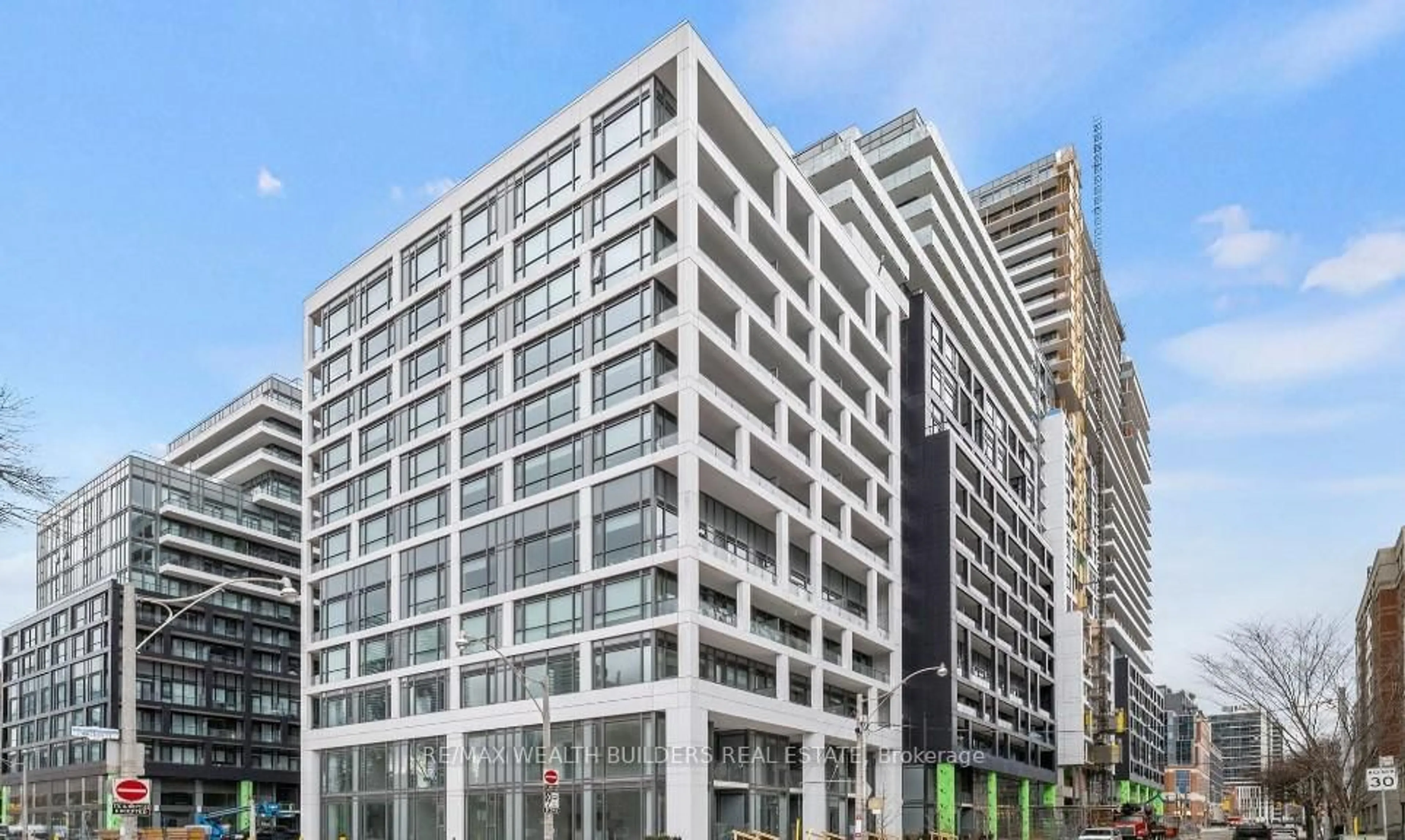 Unknown for 60 Princess St #813 Se, Toronto Ontario M5A 2C7