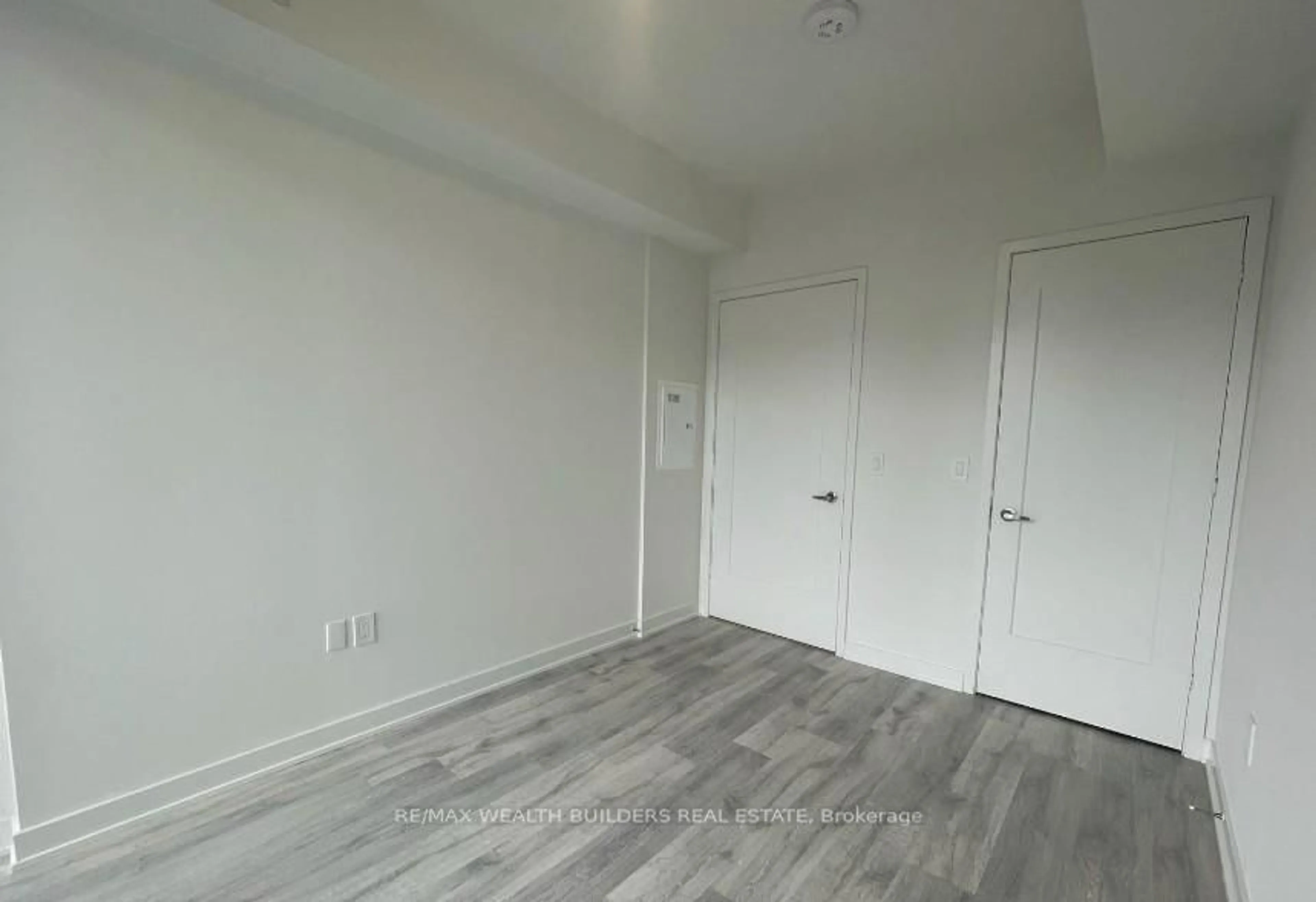 A pic of a room for 60 Princess St #813 Se, Toronto Ontario M5A 2C7
